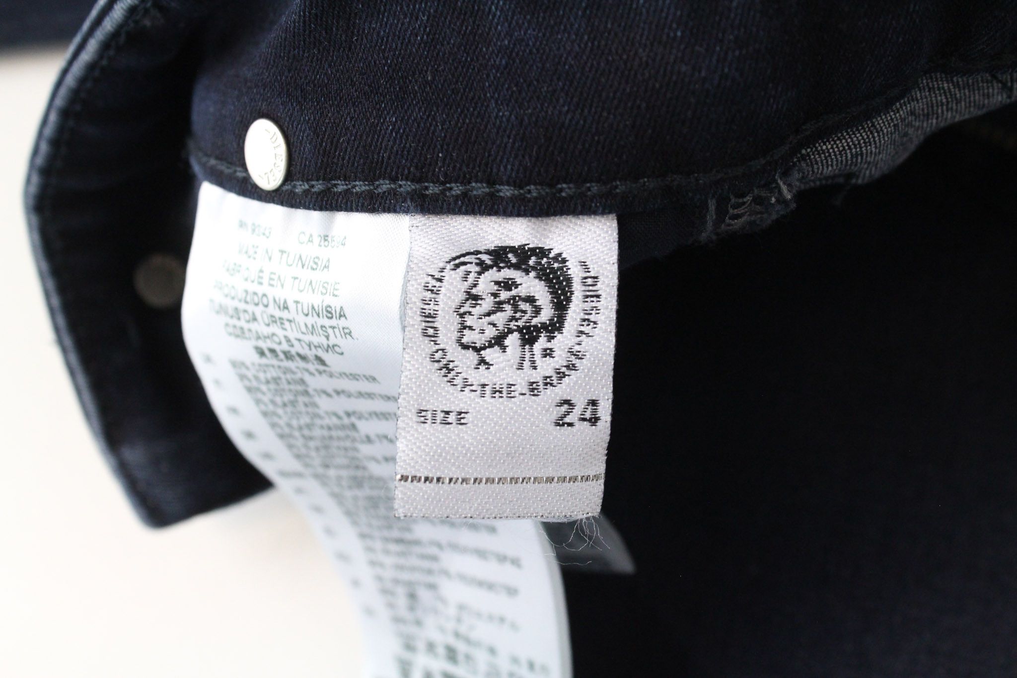 Diesel SLANDY-HIGH 0870C W24/L30 Blue Distress Jeans 70288 Size 24" / US 00 / IT 34 - 6 Thumbnail