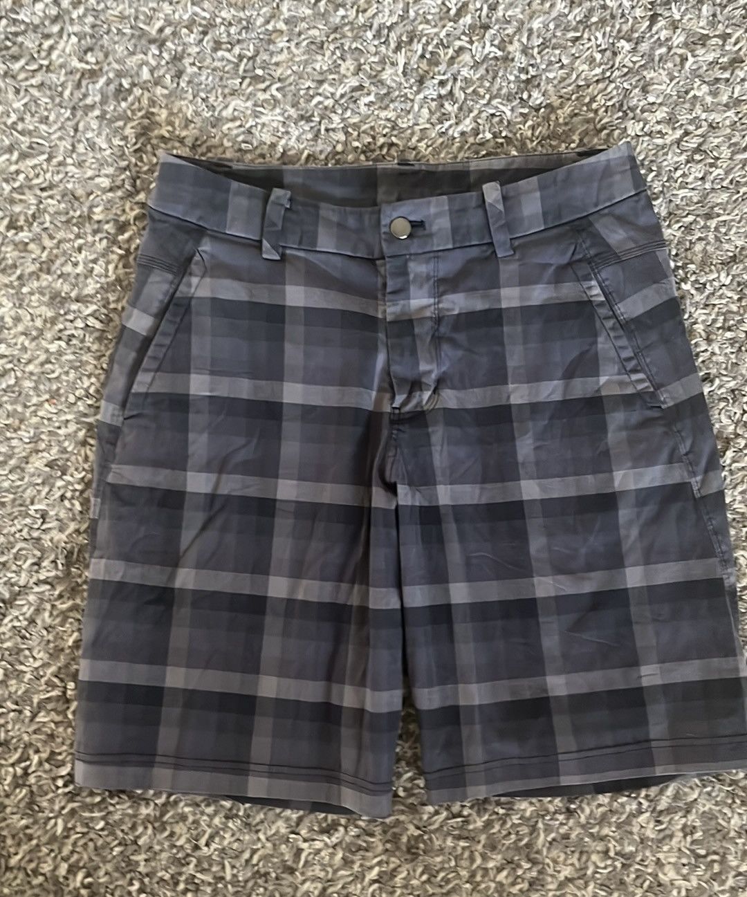 Lululemon Lululemon Shorts Size US 32 / EU 48 - 4 Thumbnail
