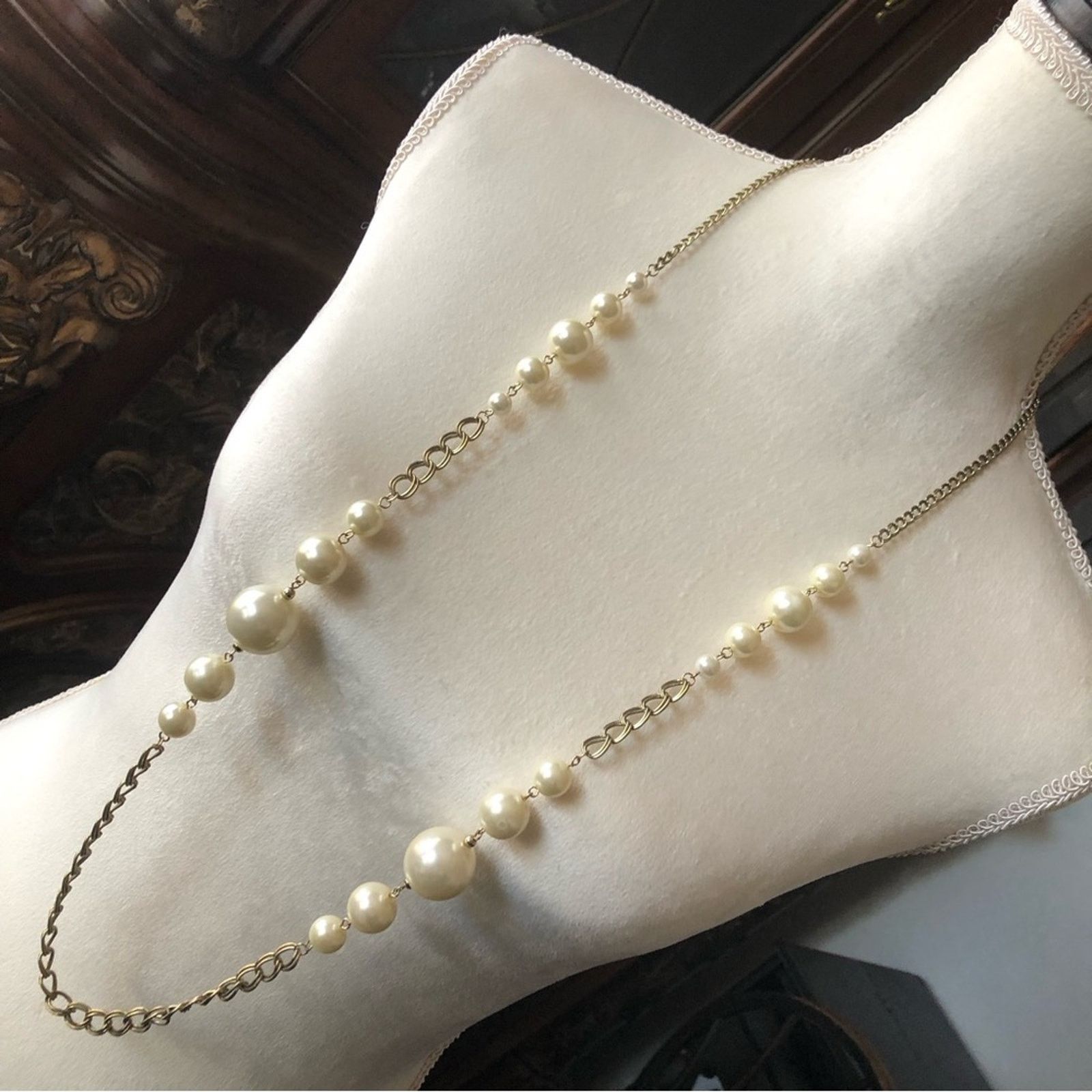 Vintage Vintage graduated faux pearls gold chain necklace Size ONE SIZE - 1 Thumbnail