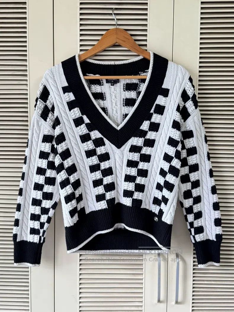 Chanel Chanel Black and white checkerboard knitted sweater Size XXS / US 00 / IT 34 - 1 Thumbnail