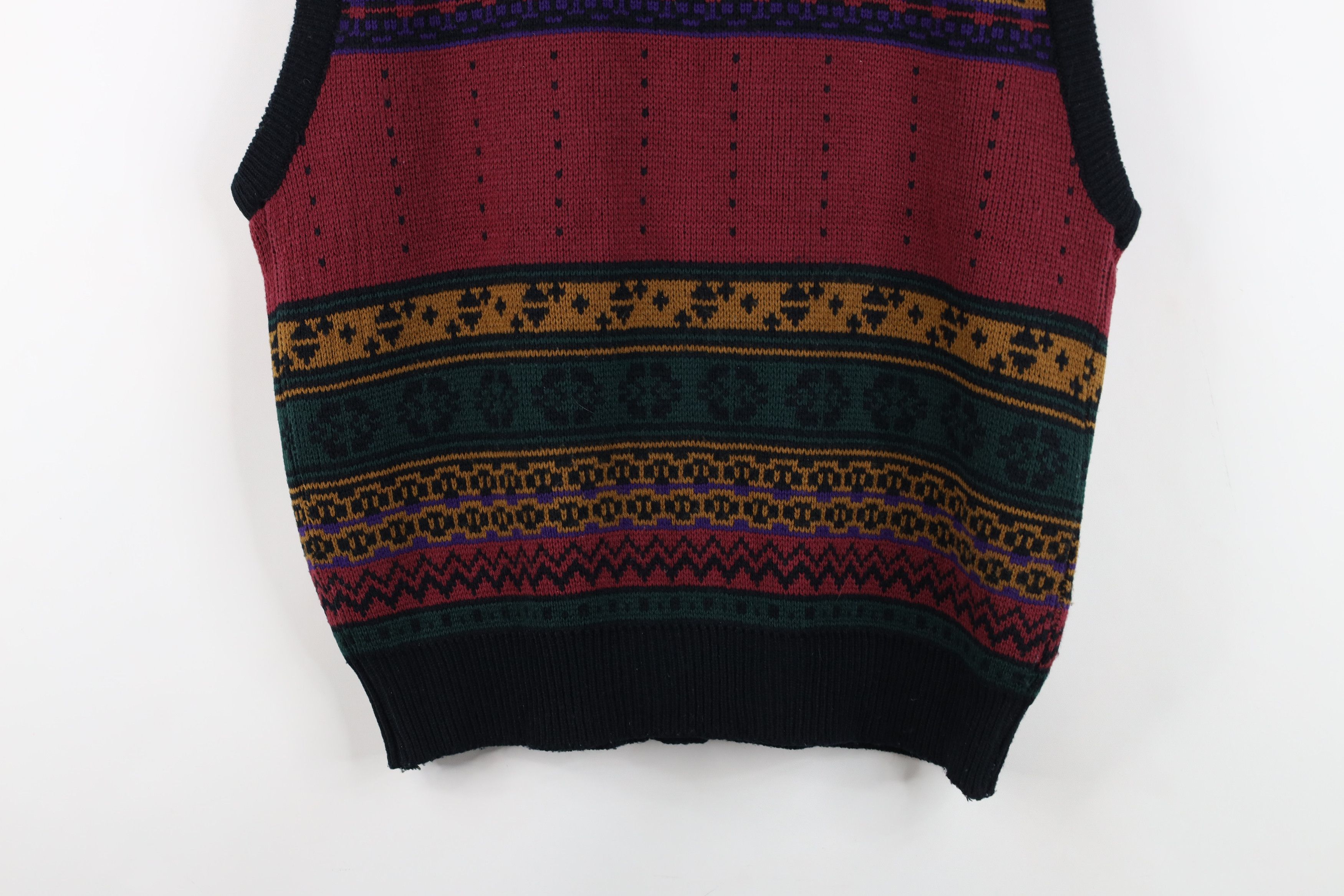 Vintage Vintage 90s Streetwear Fair Isle Knit Cardigan Sweater Vest Size US M / EU 48-50 / 2 - 12 Thumbnail