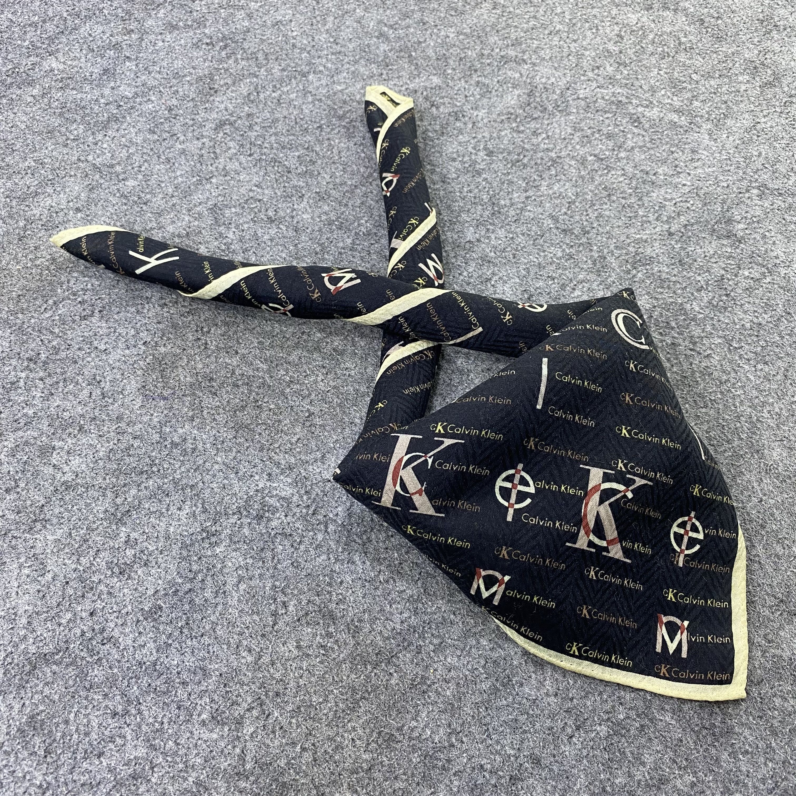 Calvin Klein Calvin Klein Handkerchief Neckerchief Bandana-B1640 Size ONE SIZE - 1 Thumbnail