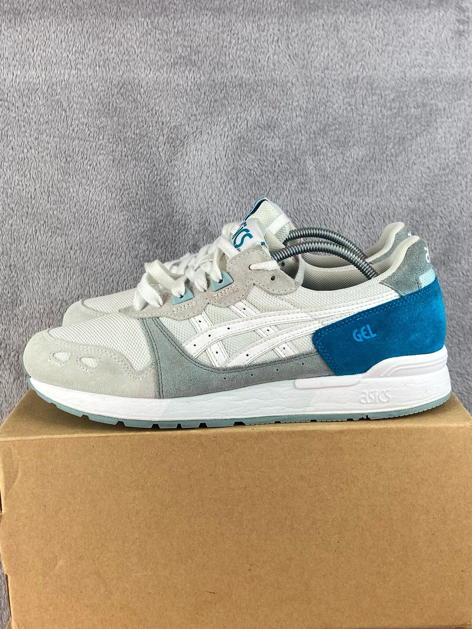 Asics Asics sneakers white blue gel retro running Size US 9 / EU 42 - 2 Thumbnail