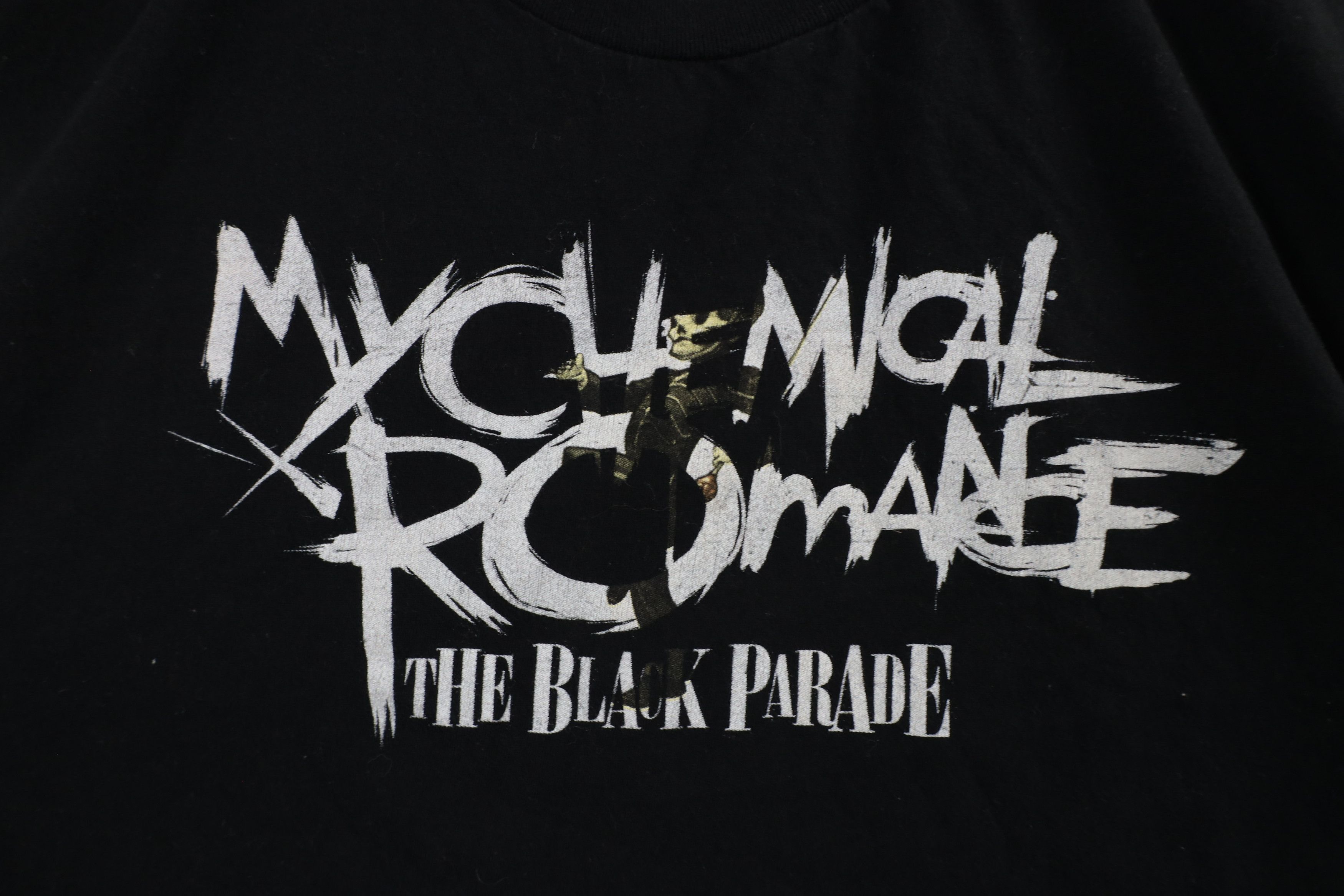 Vintage Vintage Y2K Black Parade My Chemical Romance Band T-Shirt Size US L / EU 52-54 / 3 - 4 Thumbnail
