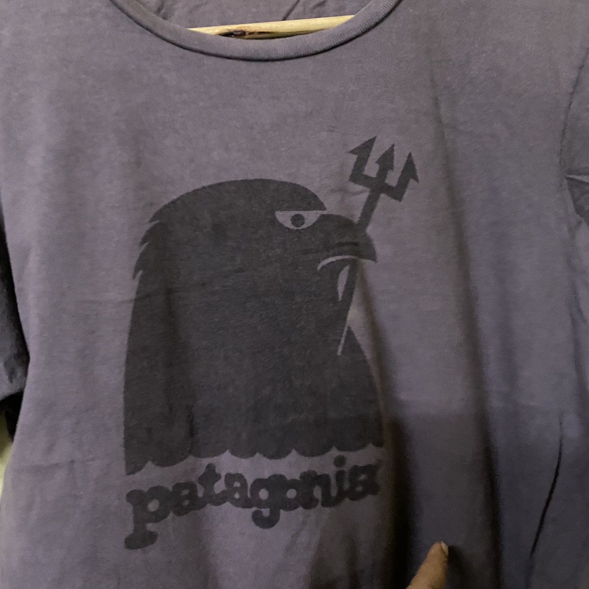 Patagonia Patagonia shirt big logo Sun faded Size US S / EU 44-46 / 1 - 5 Thumbnail