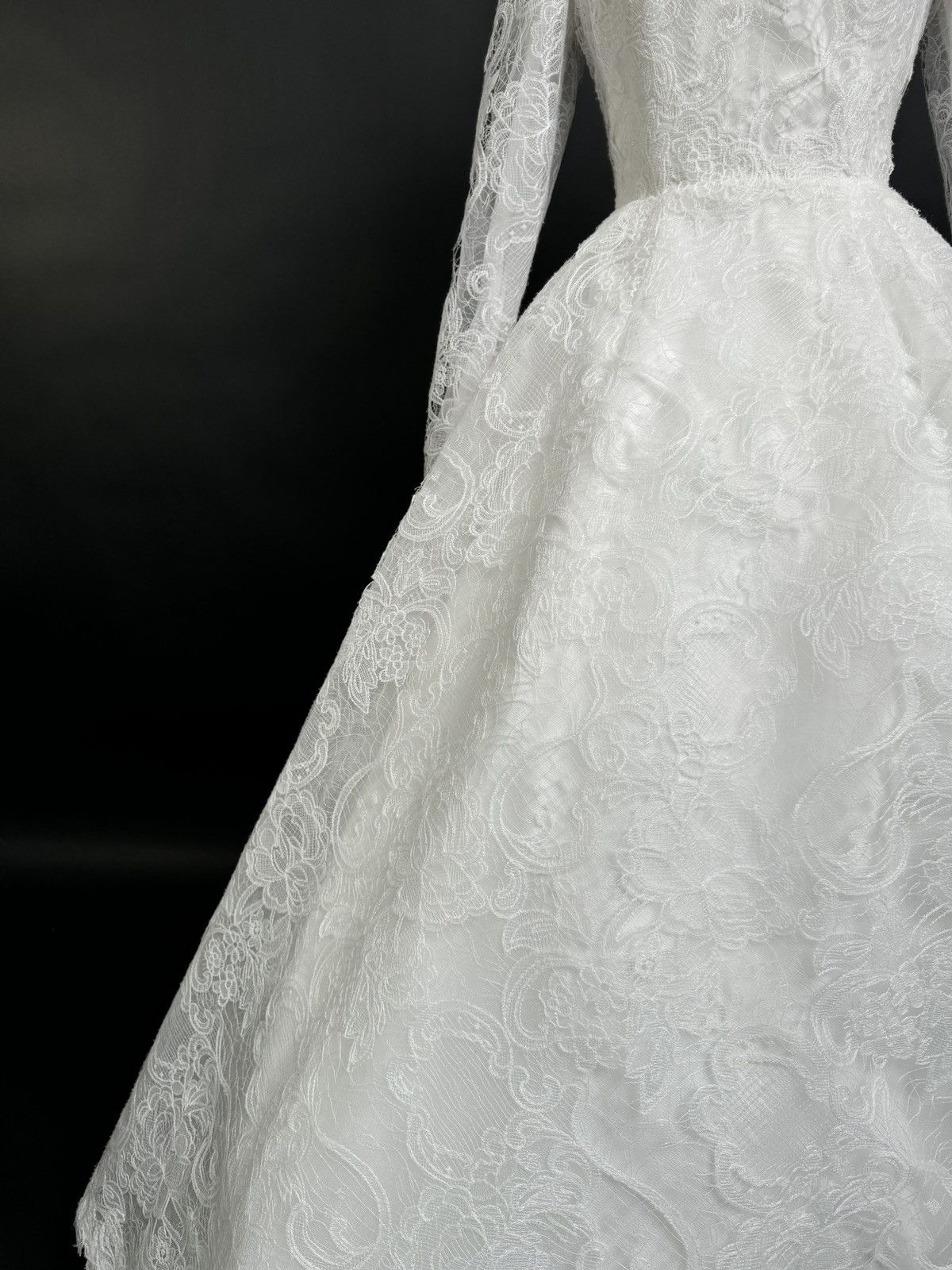 Other Preloved US 2 Anna Augusta Embroidery Lace Bridal Dress Size XS / US 0-2 / IT 36-38 - 4 Thumbnail