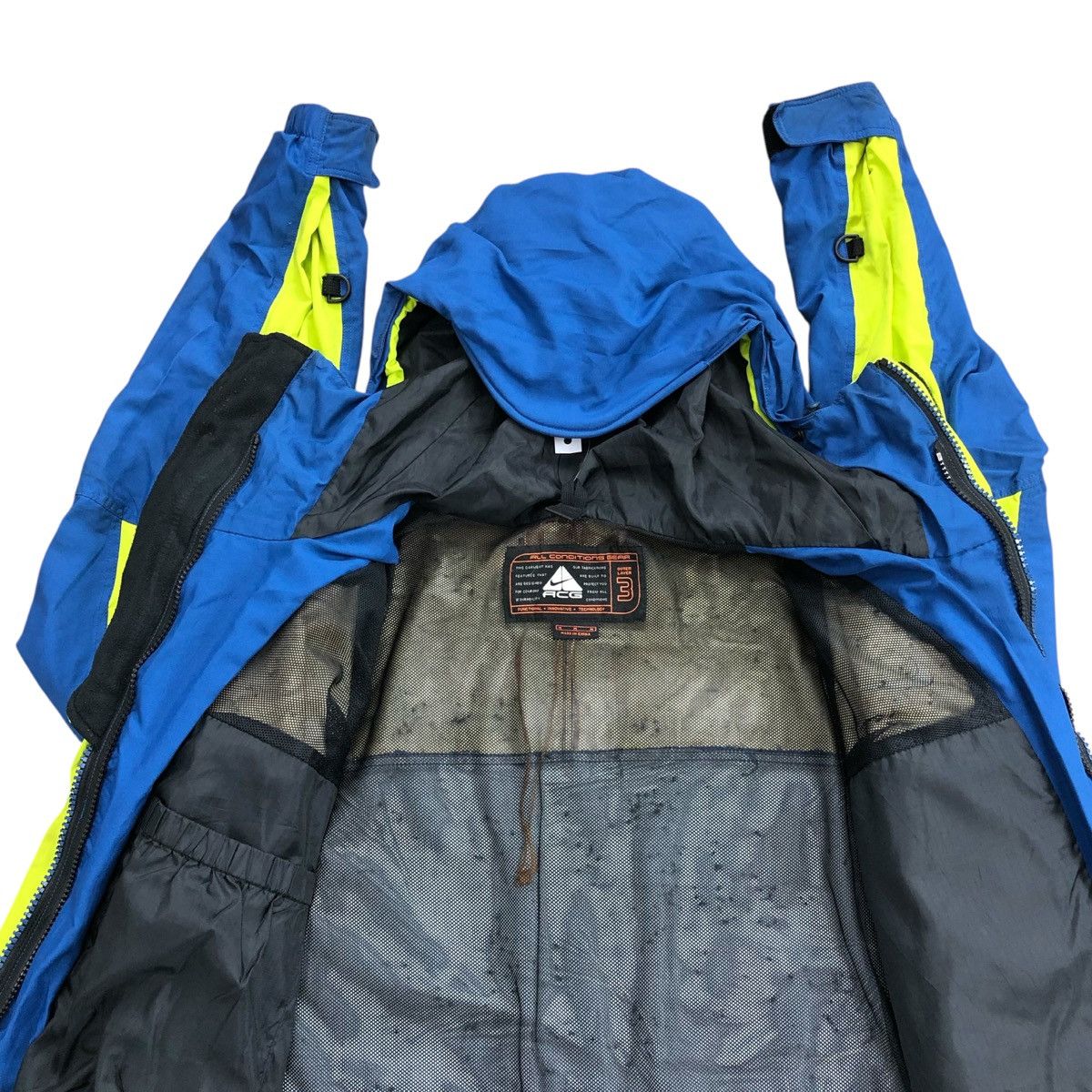 Nike Vtg Nike ACG 00s Lungs Era Waterproof Storm Fit Tech Jacket Size US M / EU 48-50 / 2 - 9 Thumbnail