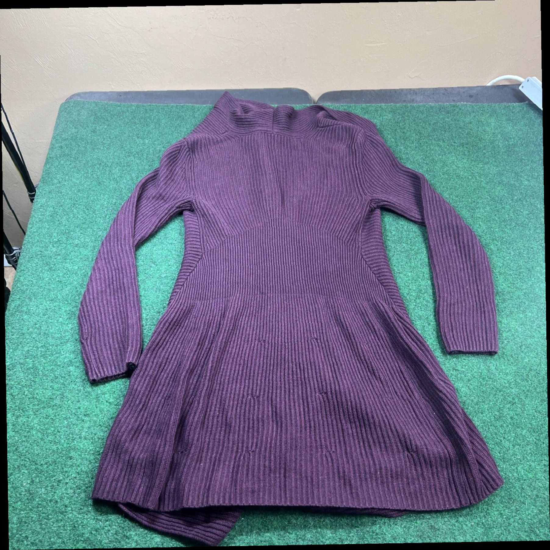 Vintage CAbi Cardigan button Womens Small Purple 2 Button Long ribbed Nice Size S / US 4 / IT 40 - 7 Thumbnail