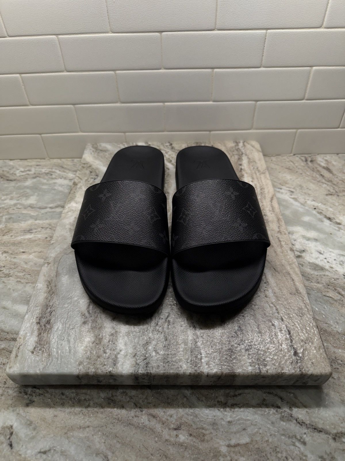 Louis Vuitton Louis Vuitton Waterfront Mule Size US 10 / EU 43 - 2 Thumbnail