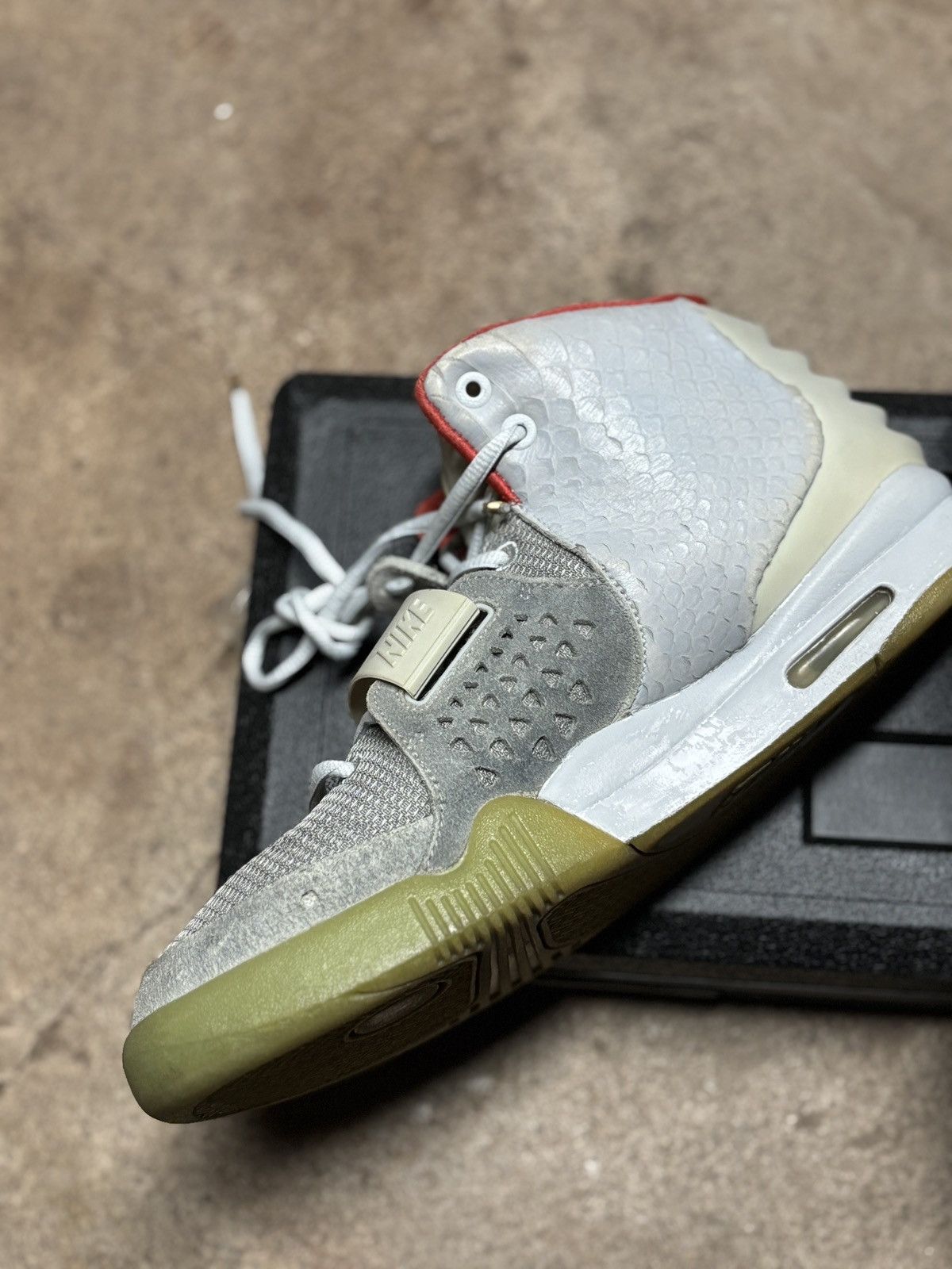 Kanye West × Nike Nike Air Yeezy 2 NRG 'Pure Platinum' Size US 11 / EU 44 - 11 Thumbnail