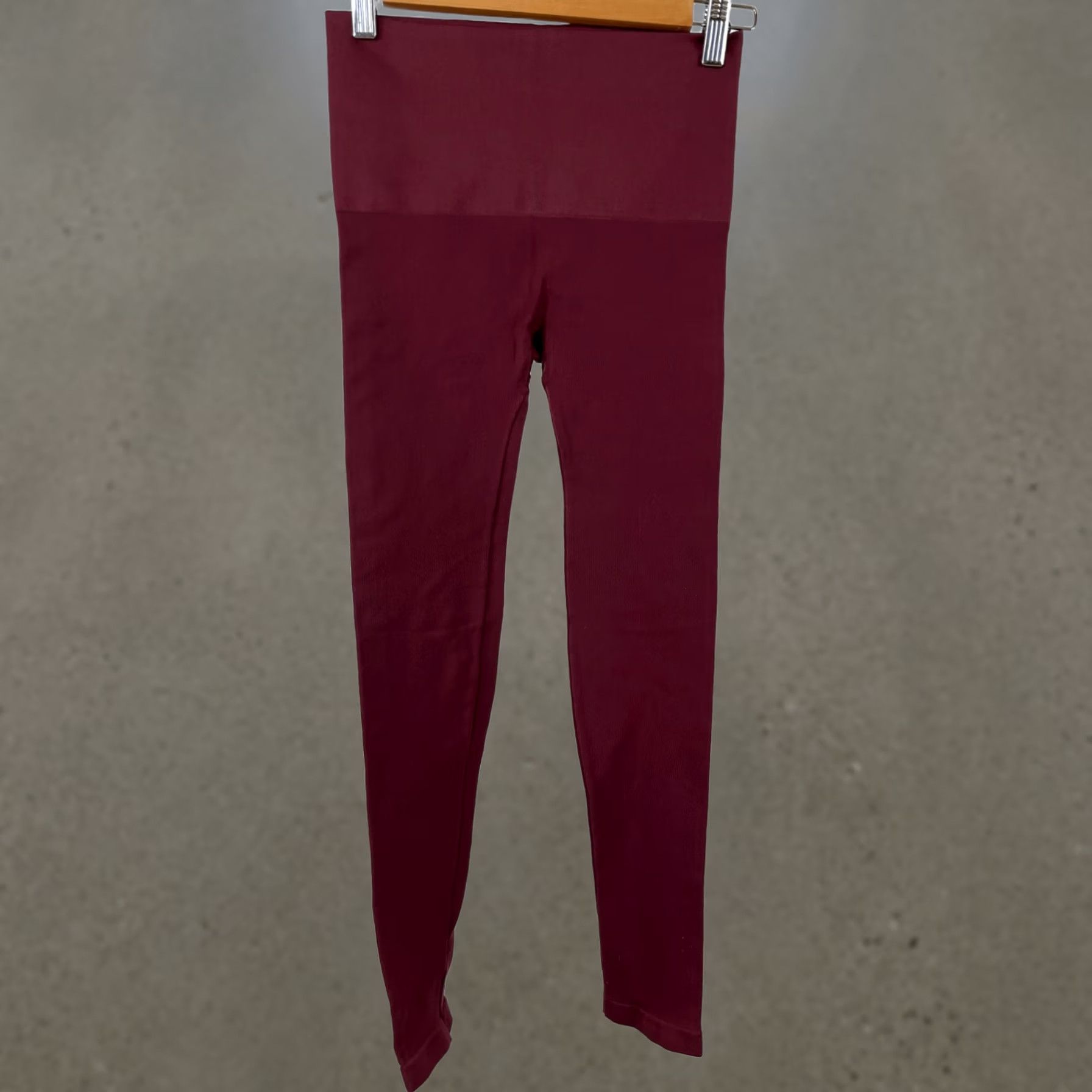 Spanx Spanx Star Power Leggings Womens M Maroon High Rise Stretch Pull On Pants Size 32" / US 10 / IT 46 - 1 Thumbnail
