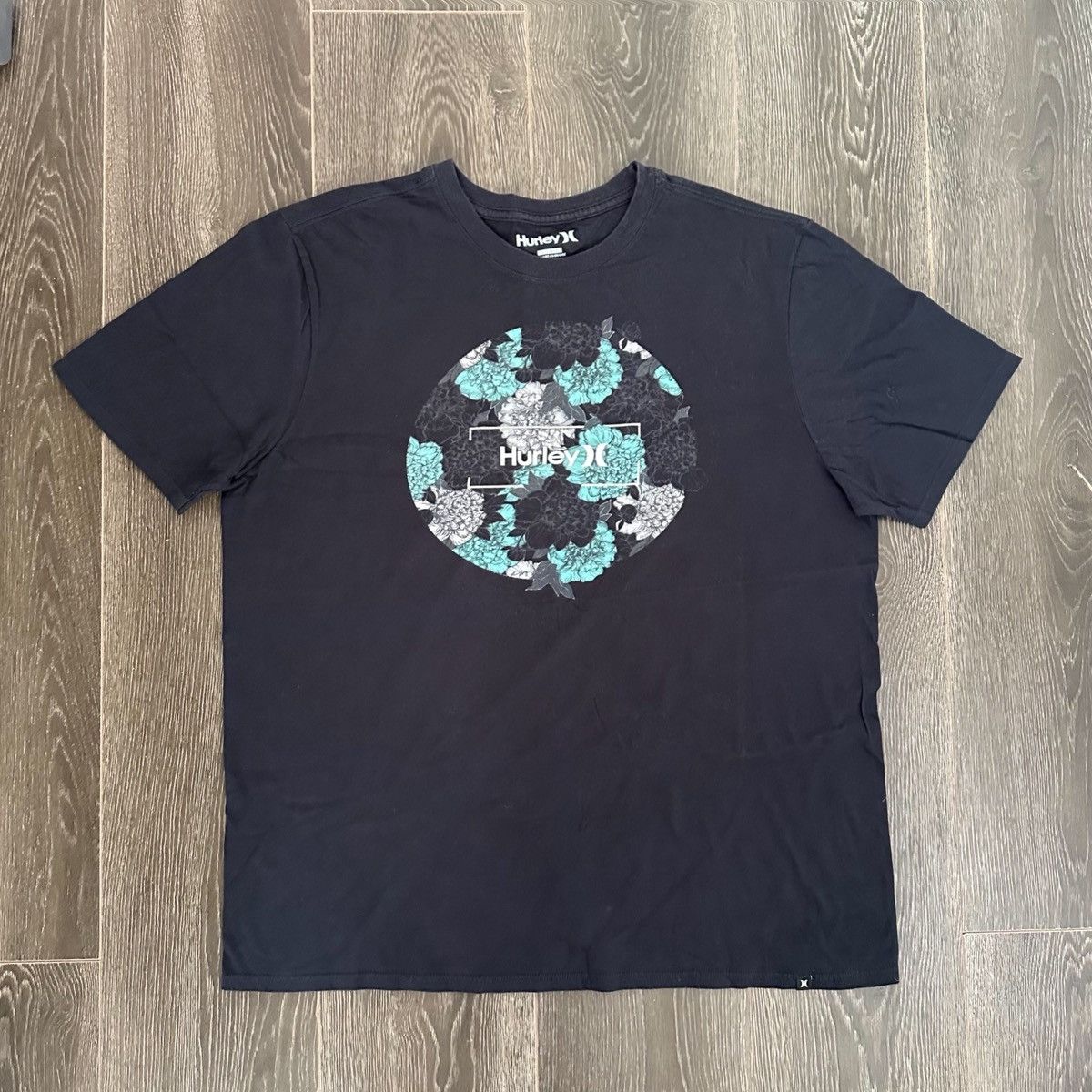 Hurley Hurley Black Floral Print Tshirt Size XL Size US XL / EU 56 / 4 - 1 Thumbnail