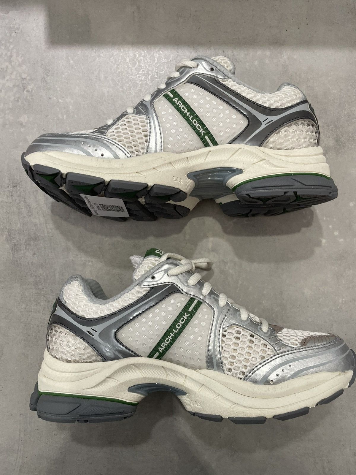 Saucony Saucony ProGrid Triumph 4 Minted NY Size US 5 / IT 35 - 4 Thumbnail