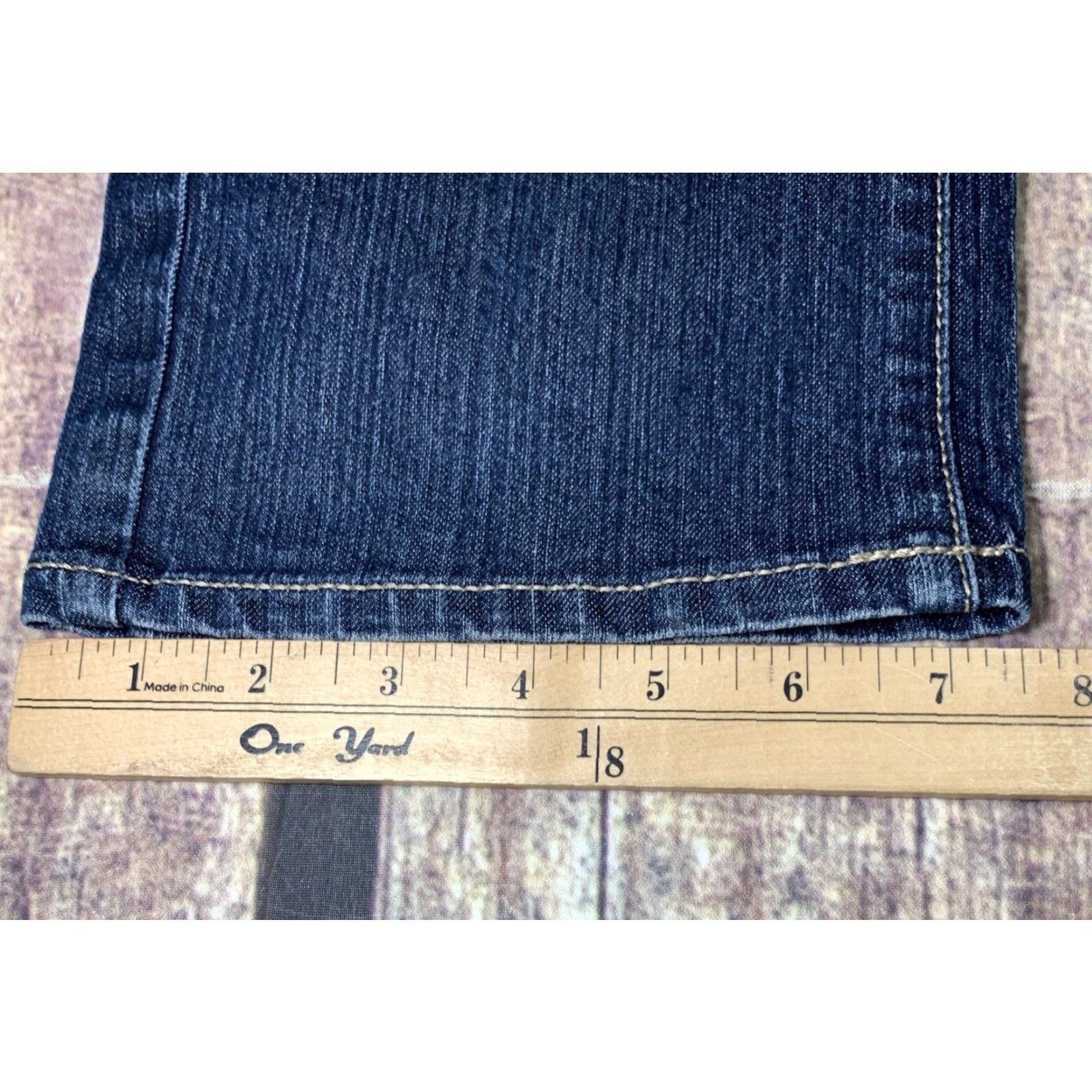 Calvin Klein Calvin Klein Skinny Jeans Women’s Size 34 Regular 31in Inseam Denim Black Stretch 5-Pocket Vintage No-blemish Convenience Slim Rise Mid 8.5-10.5in Size 24" / US 00 / IT 34 - 4 Thumbnail