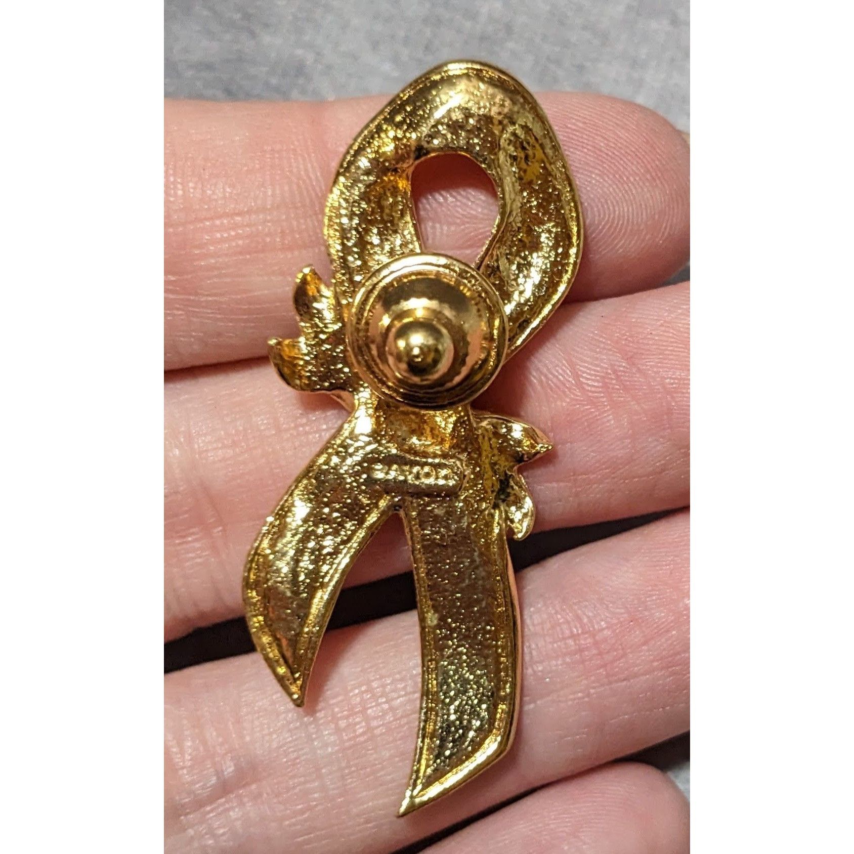 Other Vintage Avon Pink And Gold Enamel Breast Cancer Ribbon Pin Size ONE SIZE - 3 Thumbnail
