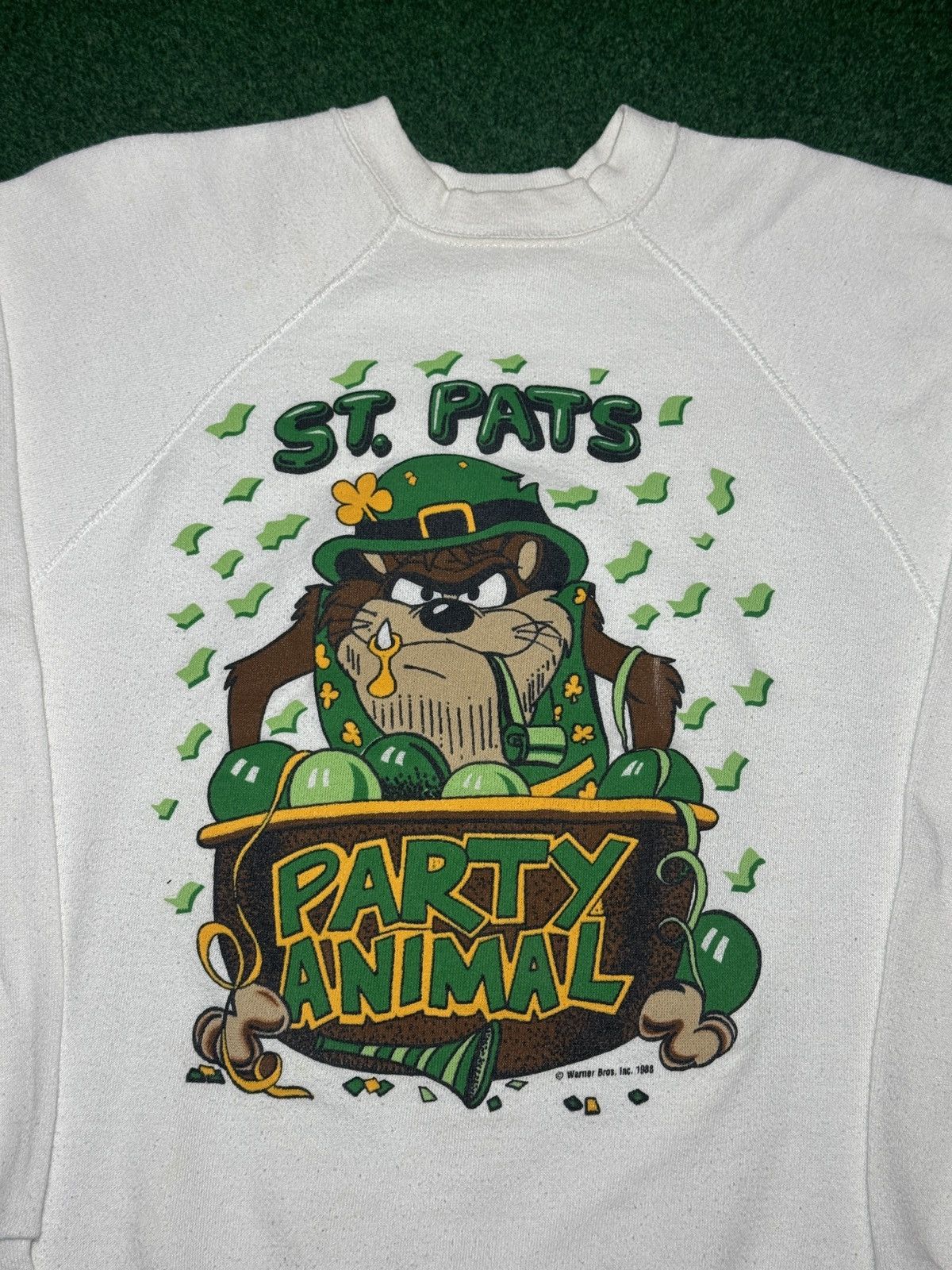 Vintage Vintage St Patricks Taz Looney Tunes 80s Pattys Sweatshirt Size US M / EU 48-50 / 2 - 2 Thumbnail