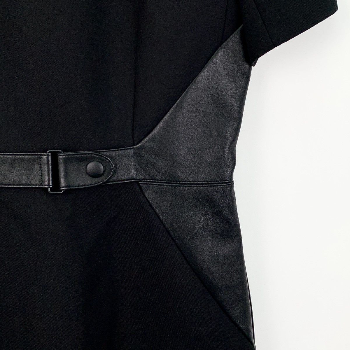 Louis Vuitton Louis Vuitton Leather Patchwork Short Sleeve Dress K26WX Size XS / US 0-2 / IT 36-38 - 4 Thumbnail