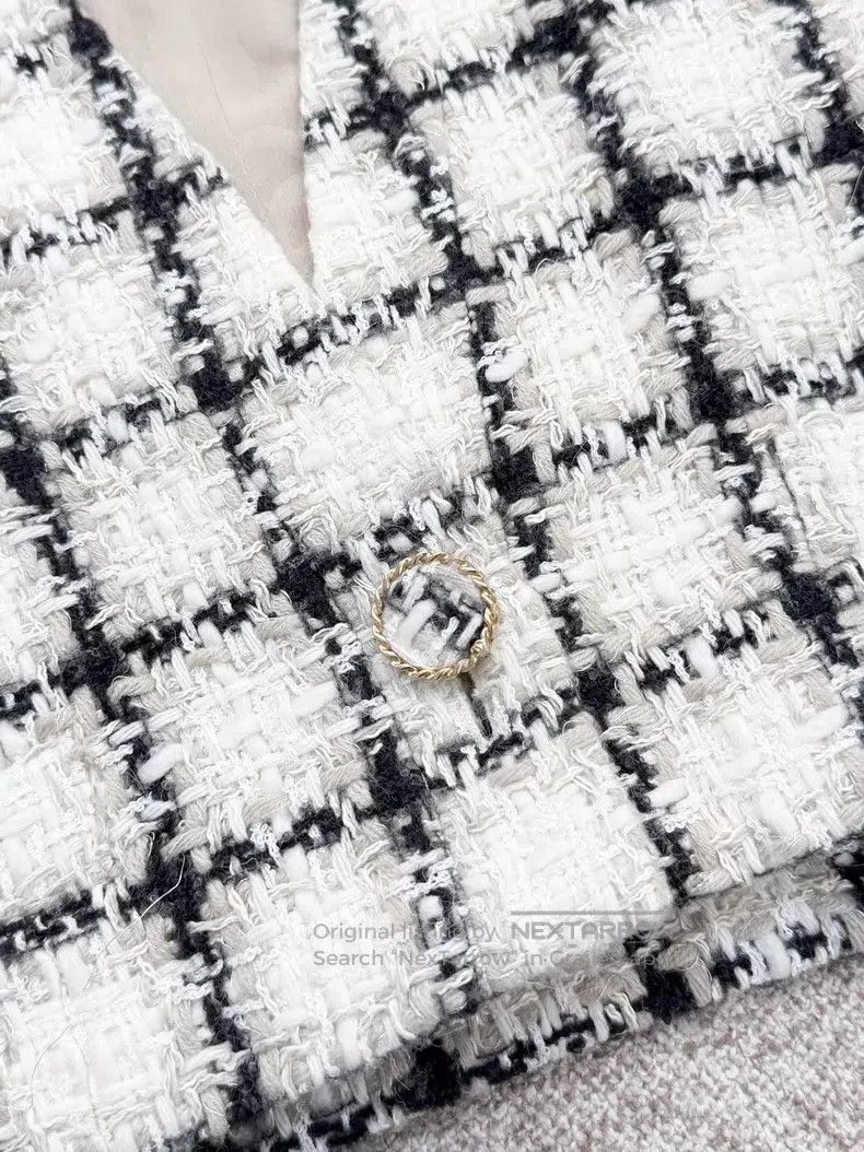 Chanel Chanel Plaid tweed long-sleeved jacket Size XS / US 0-2 / IT 36-38 - 4 Thumbnail