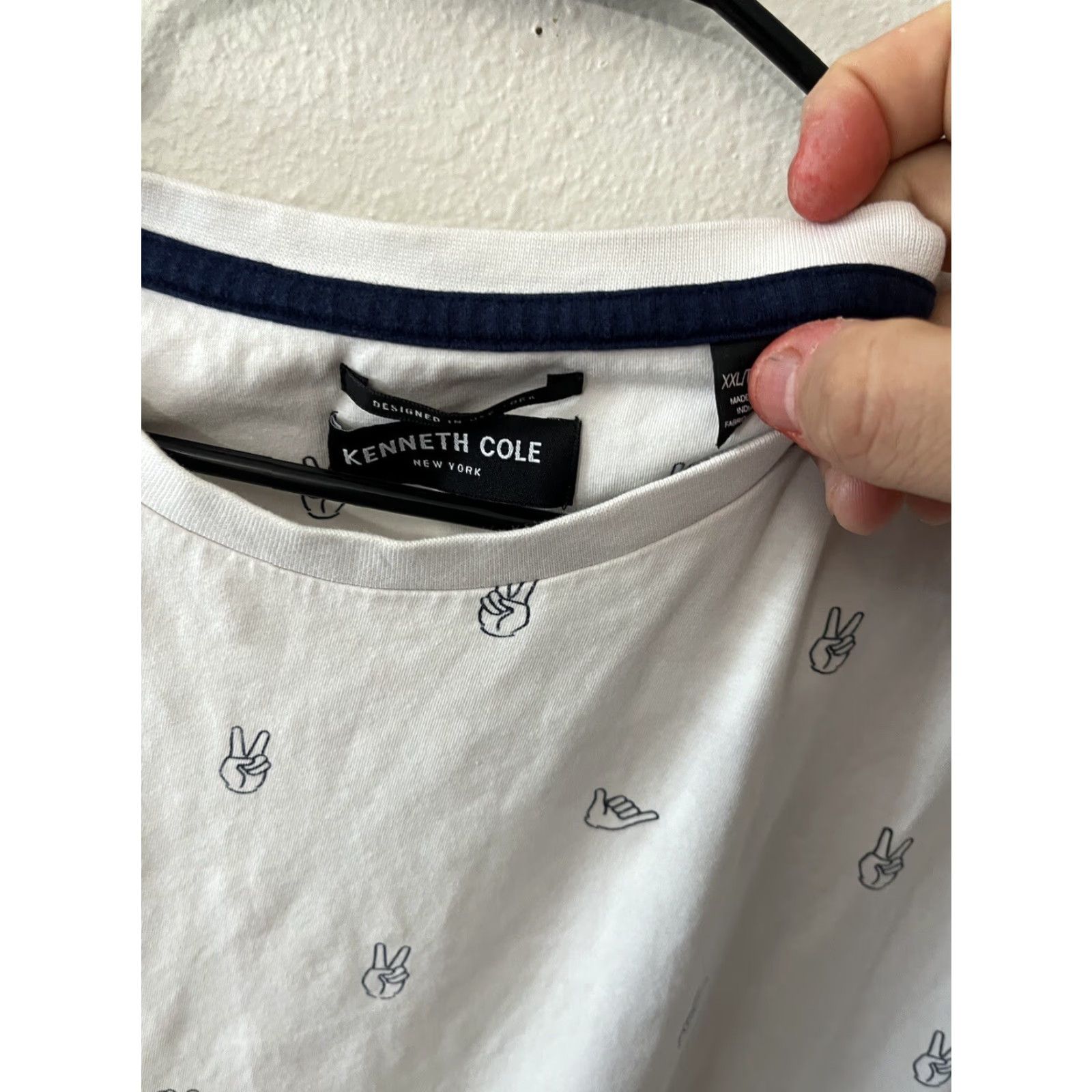 Kenneth Cole VINTAGE Kenneth Cole Knit Henley Short Sleeve Shirt 2XL White Men Adult 2XL Henley Shirt Mens Size US 39 - 2 Thumbnail