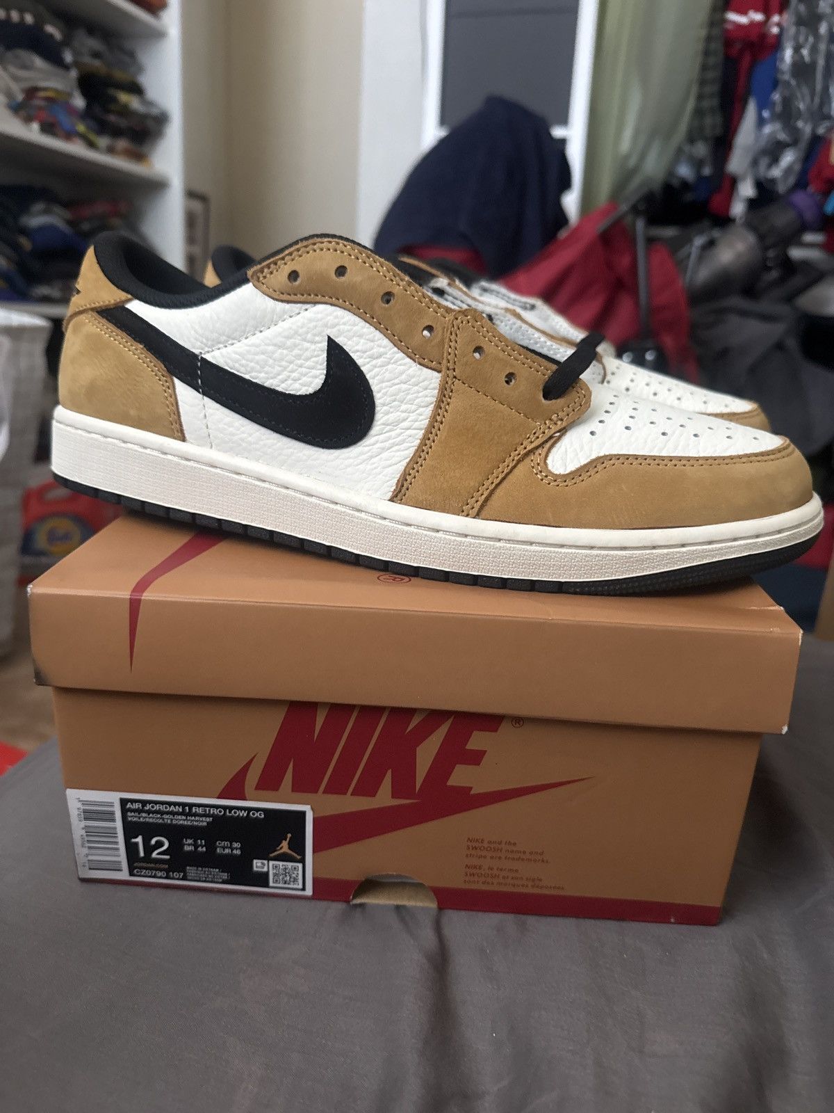 Jordan Brand Air Jordan 1 Low Rookie of the Year DS size 12 Size US 12 / EU 45 - 1 Thumbnail