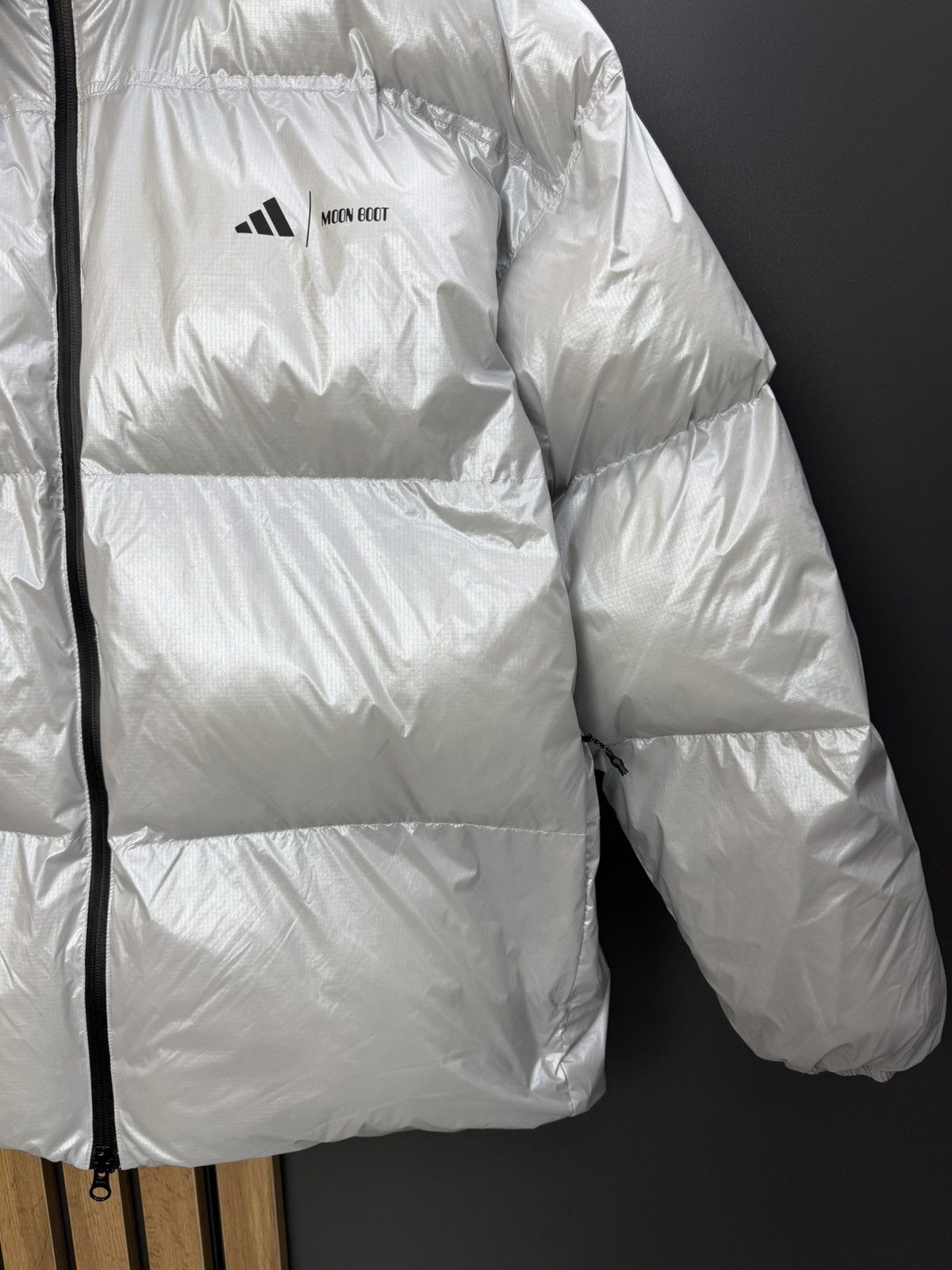 Adidas Adidas x Moon Boot Puffer Jacket Metallic Silver Size US L / EU 52-54 / 3 - 5 Thumbnail