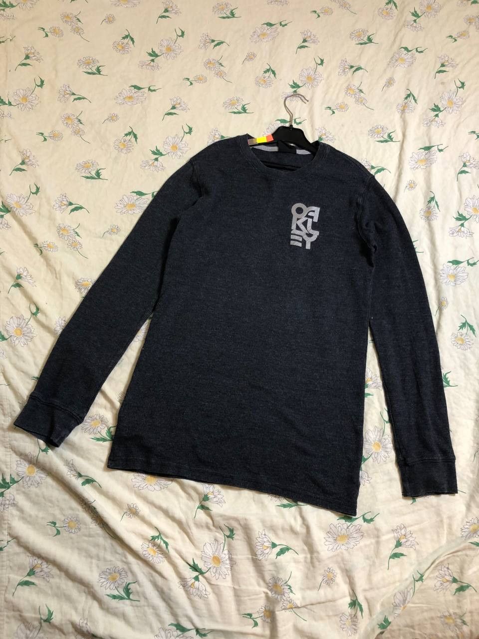 Oakley Vintage Y2K Oakley long sleeve logo streetwear Size US S / EU 44-46 / 1 - 1 Thumbnail