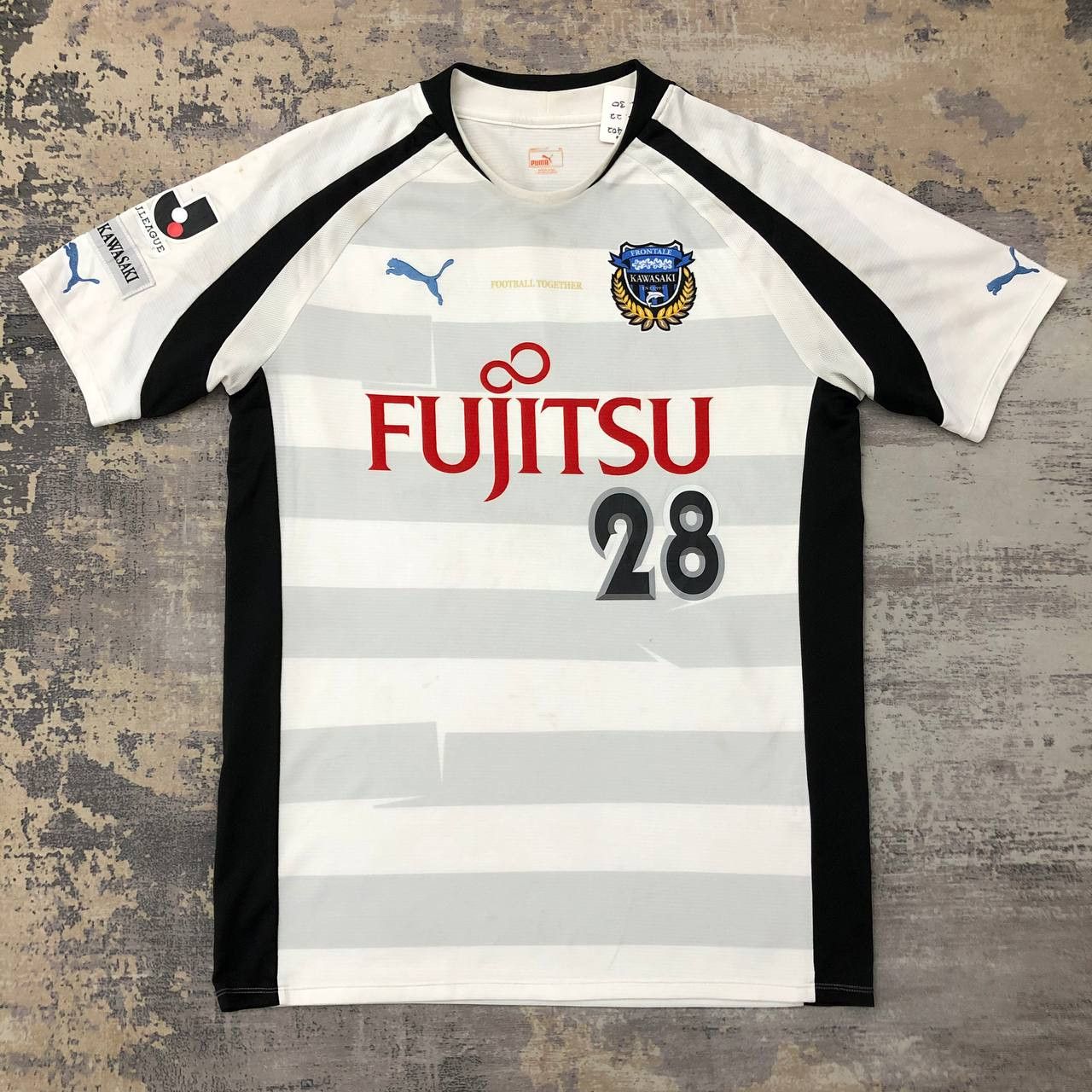 image of T402 J League Fujitsu Kawasaki No.28 Puma Jerseys in White, Men's (Size Large)