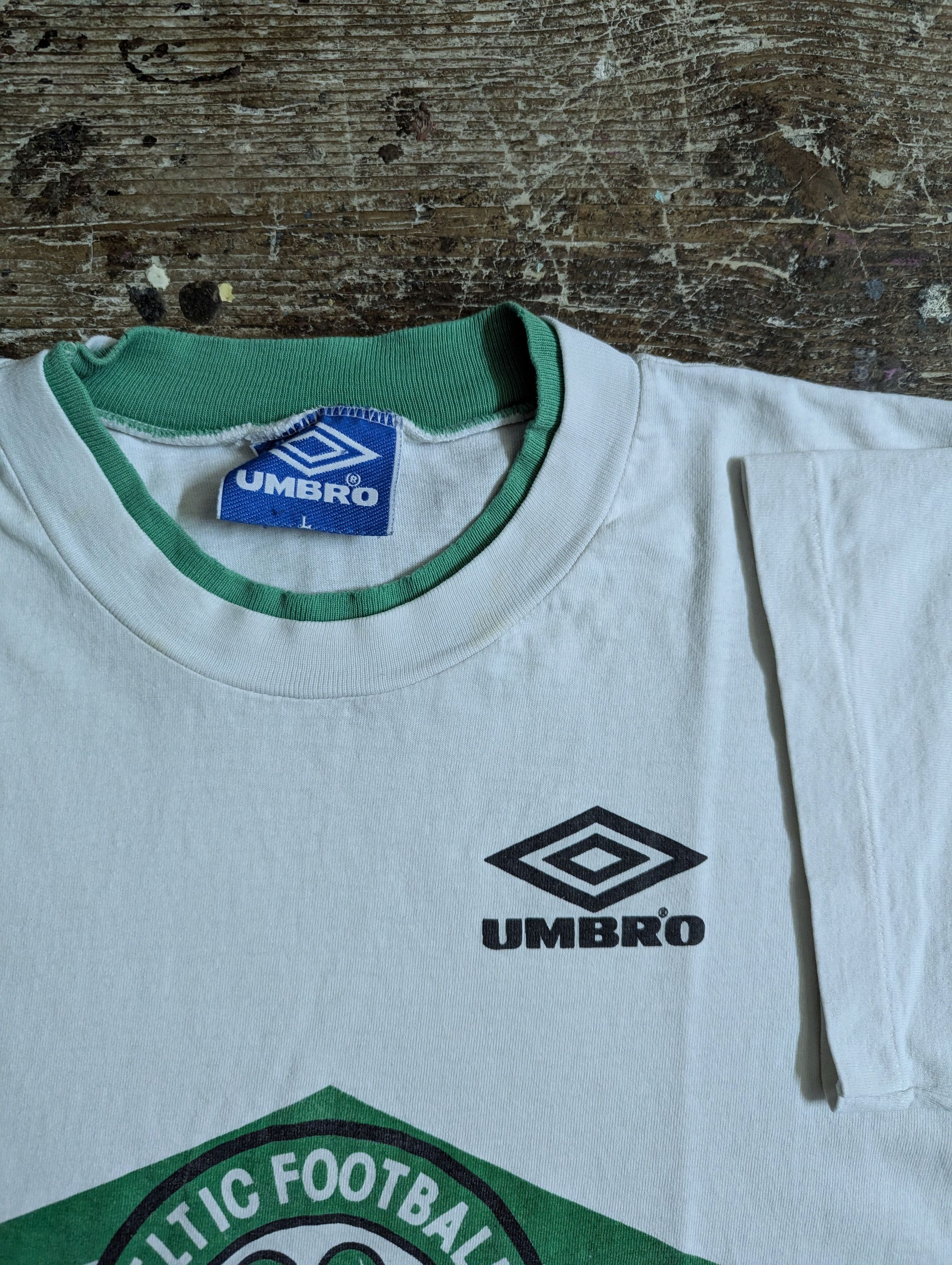 Umbro 90s Umbro "The Celtic Football Club" Logo T Shirt Size US M / EU 48-50 / 2 - 2 Thumbnail