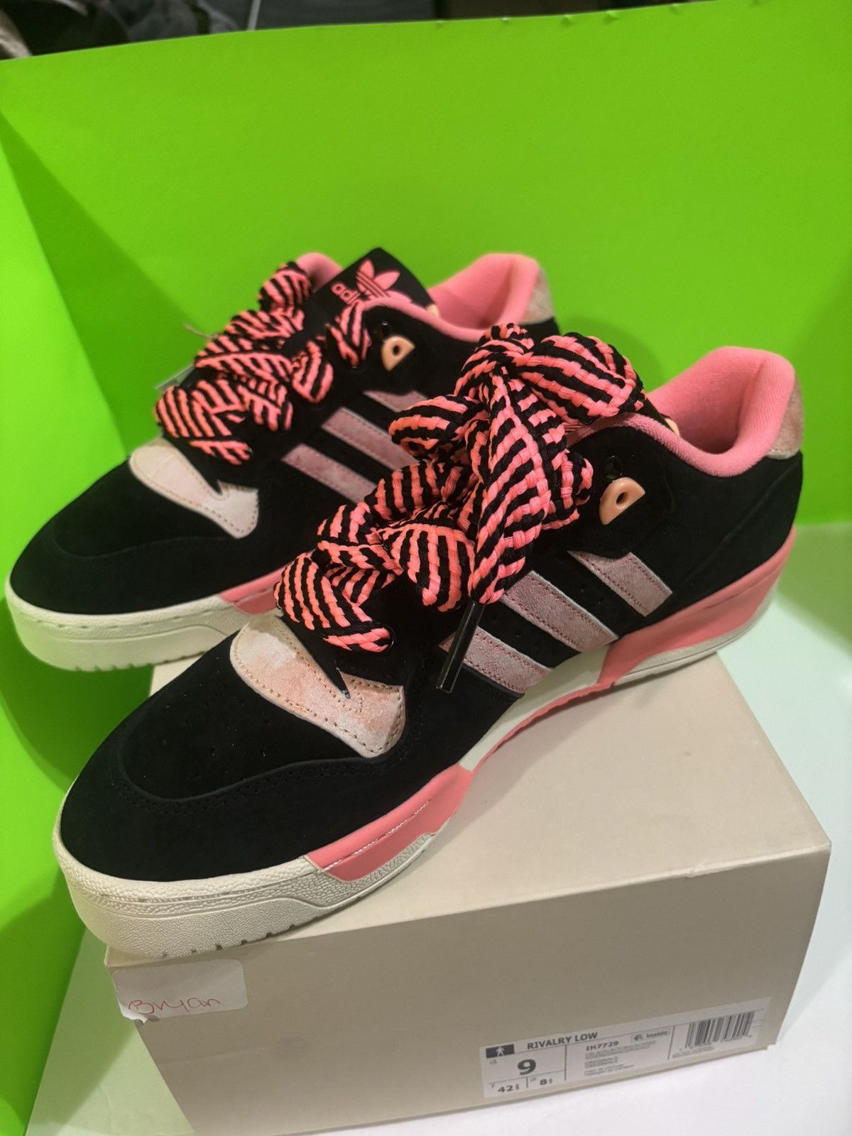 Adidas Adidas rivalry low Size US 9 / EU 42 - 3 Thumbnail