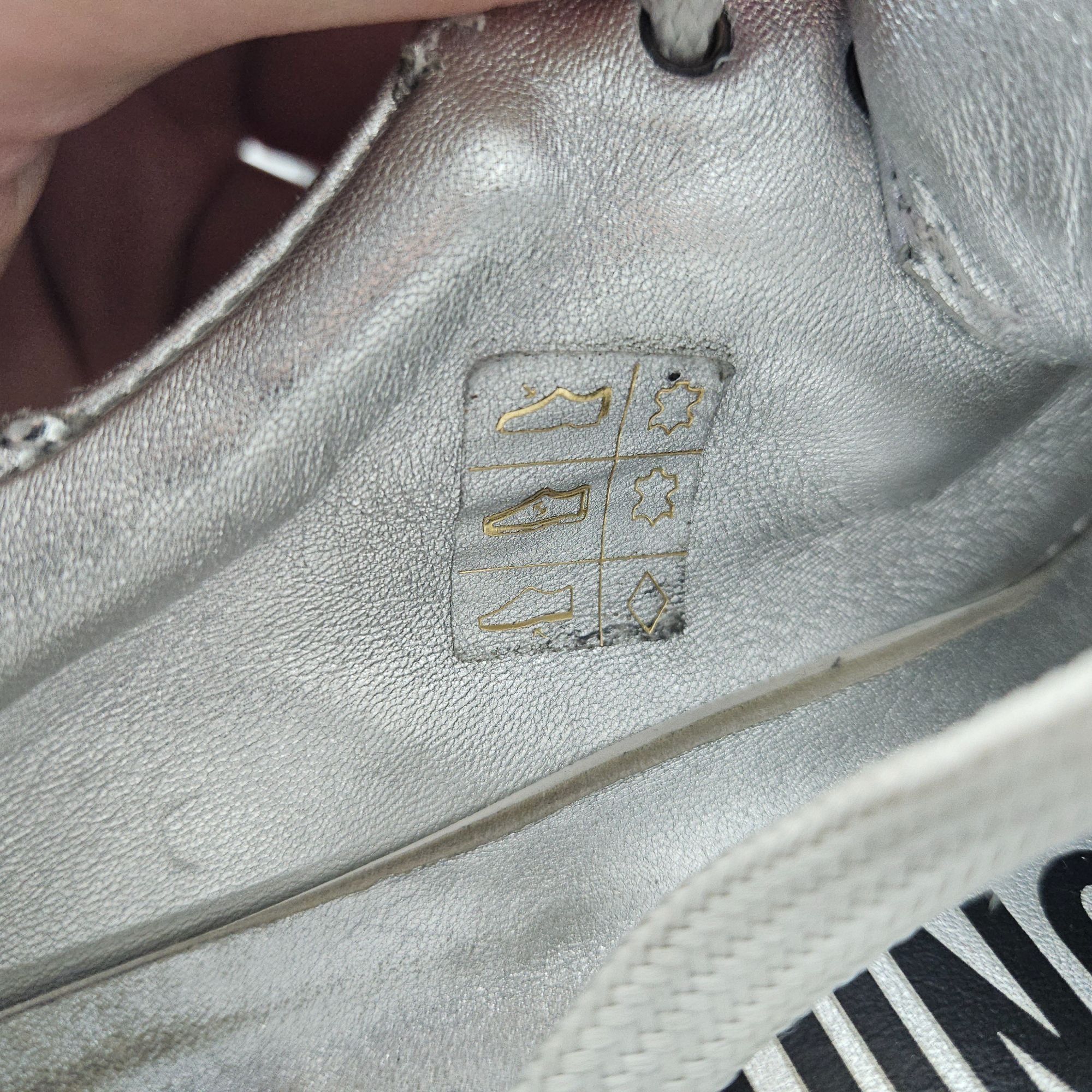 Moschino Moschino Teen Metallic Chrome Leather Sneakers (Y0112) Size US 6 / IT 36 - 13 Thumbnail