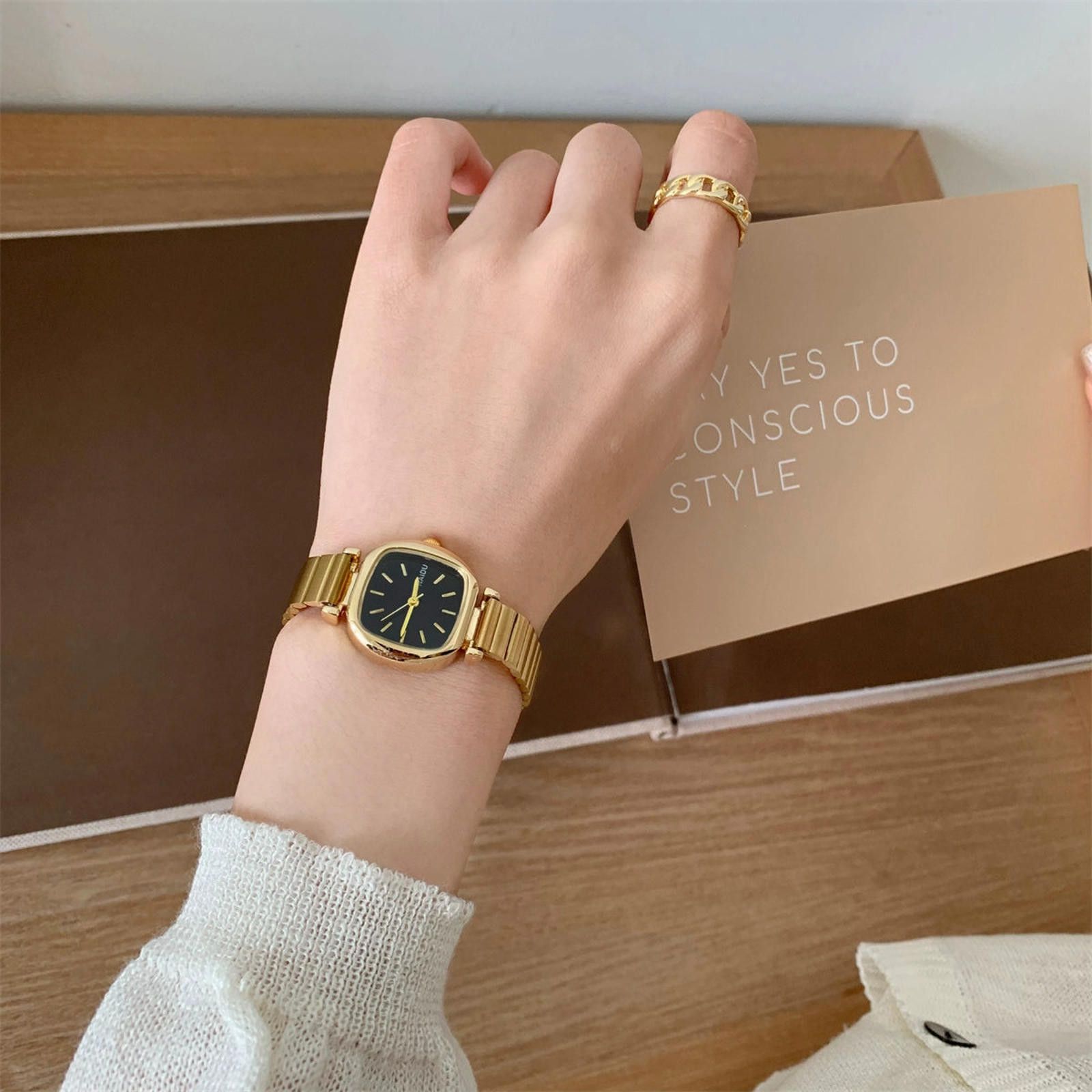 Vintage Gold Square Face Fashion Watch, Elegant Gold Bracelet Size ONE SIZE - 1 Thumbnail