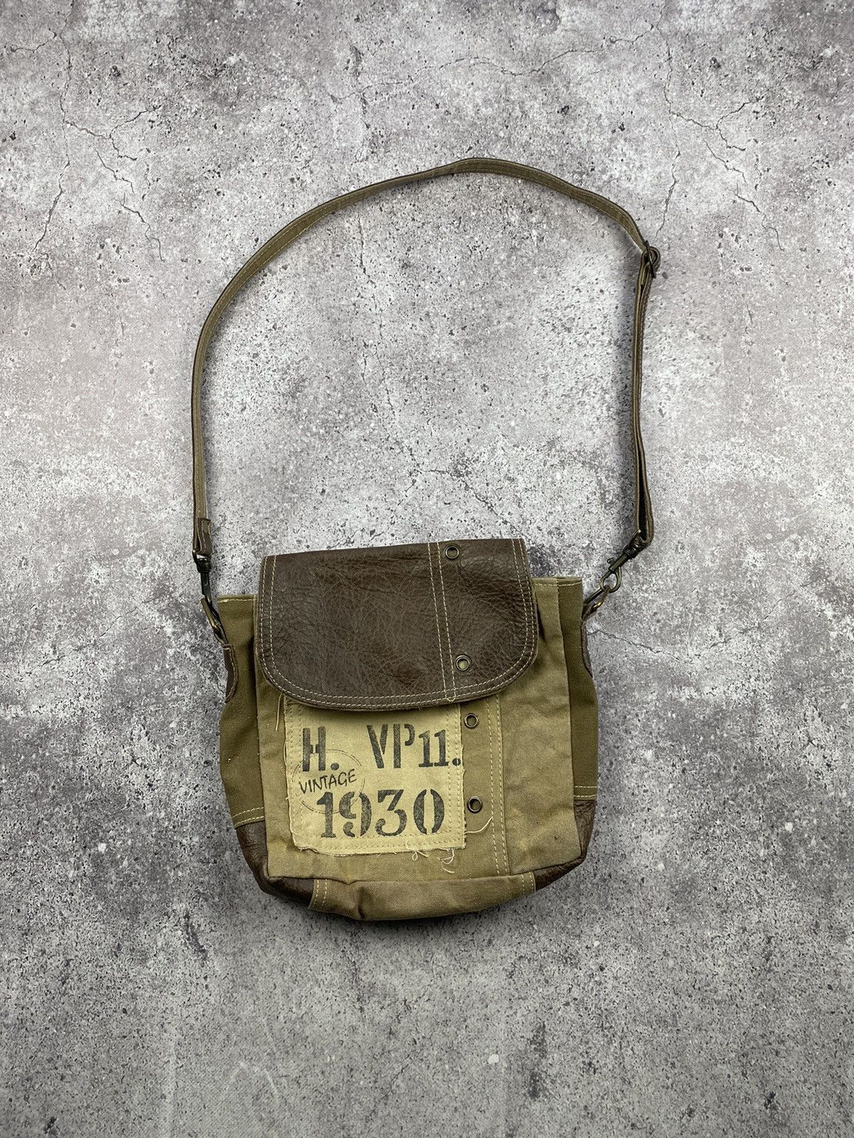 Japanese Brand × Vintage Vintage Military Canvas Crossbody Bag Size ONE SIZE - 1 Thumbnail