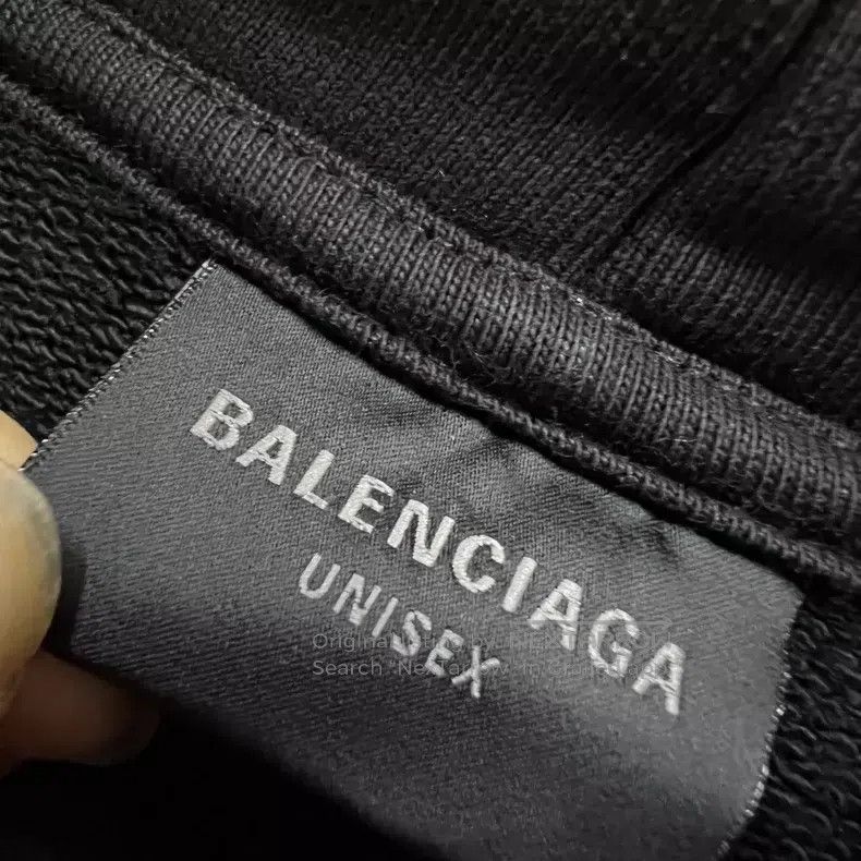 Balenciaga Balenciaga Letter Print Qilin Arm Hoodie Size US S / EU 44-46 / 1 - 3 Thumbnail