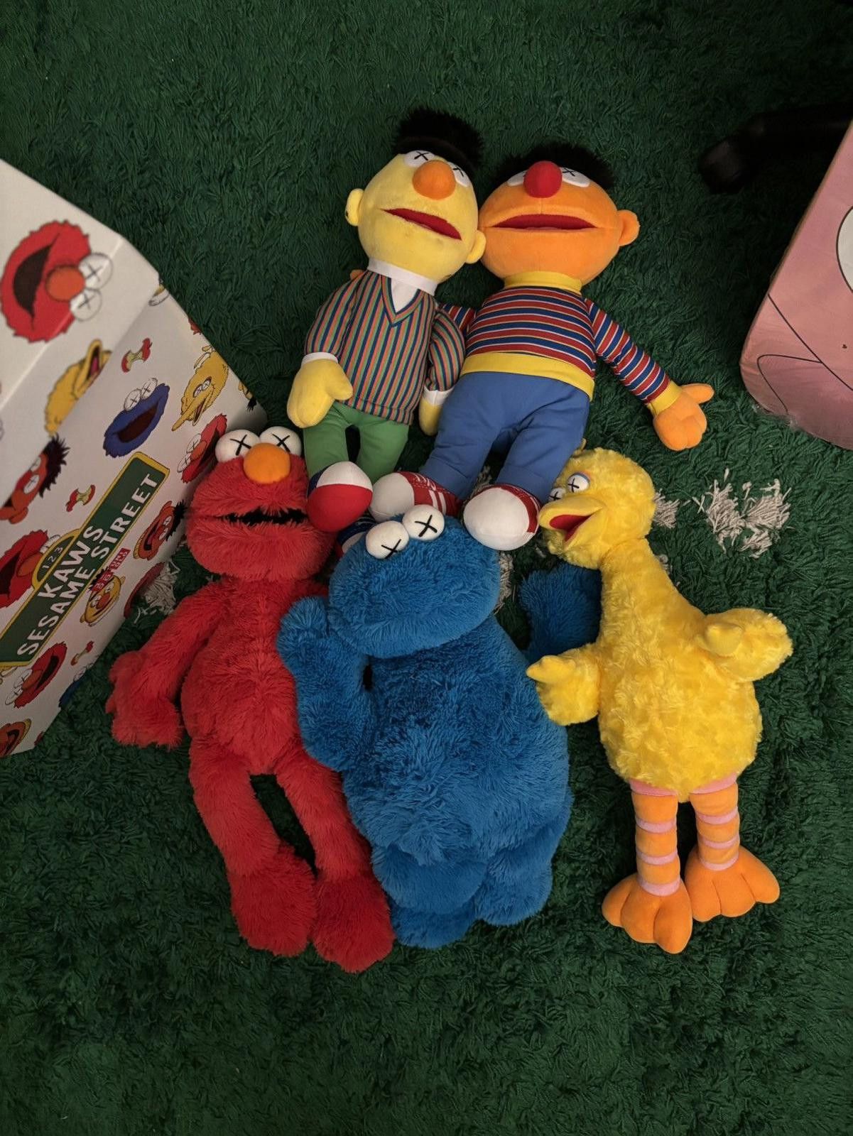 Kaws KAWS x Sesame Street Plush Box (Set of 5) Size ONE SIZE - 2 Thumbnail