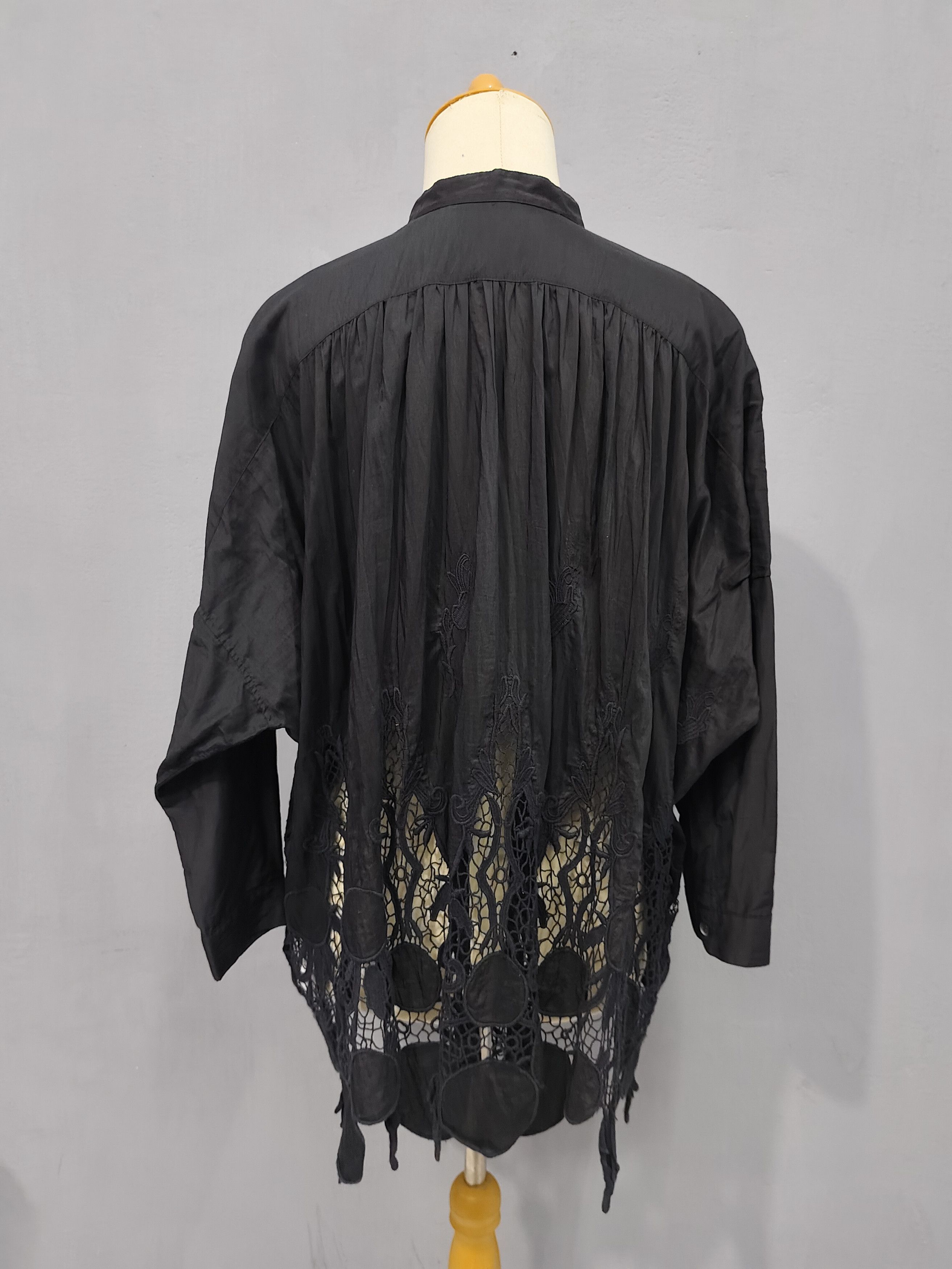 Zucca Zucca🇯🇵by Issey Draped Silhouette Lace Hem Cutwork Blouse Size L / US 10 / IT 46 - 6 Thumbnail