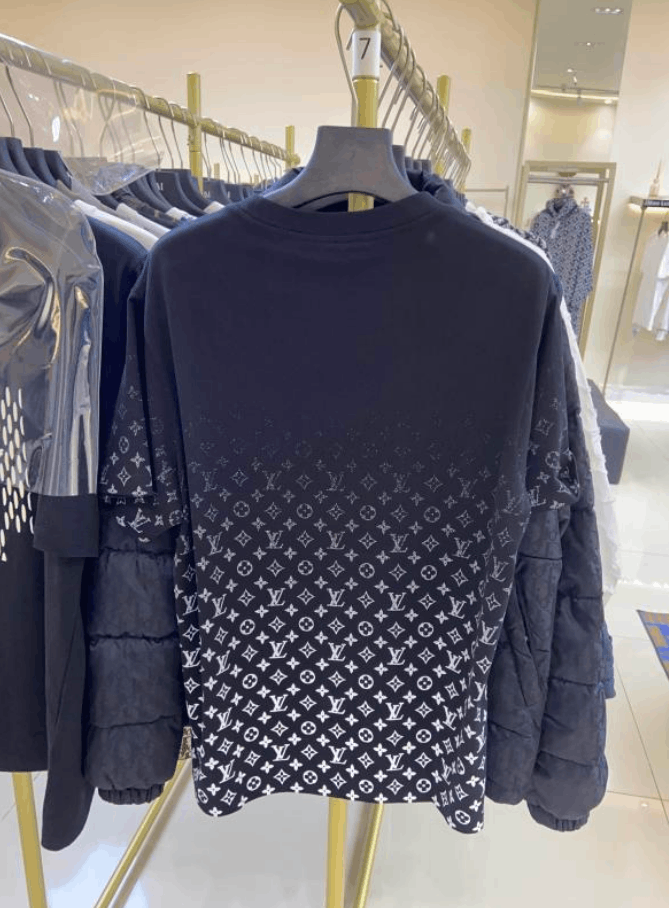 Louis Vuitton Louis Vuitton crew neck short sleeve Size US XL / EU 56 / 4 - 2 Thumbnail