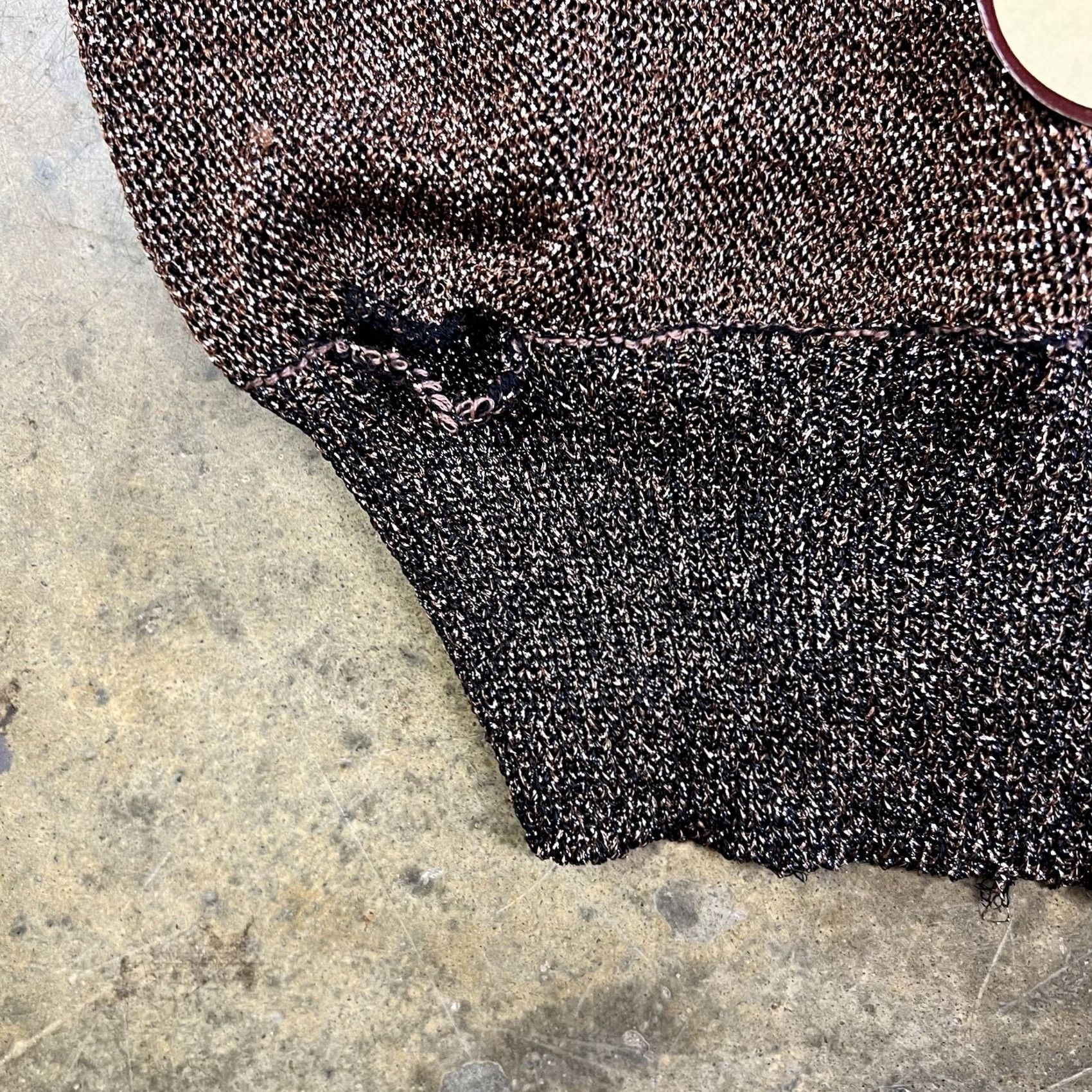 Vintage VINTAGE Hark New York Blouse Mens? Womens? Brown Metallic Sheer Knit Long Sleeve V-Neck L Size L / US 10 / IT 46 - 7 Thumbnail