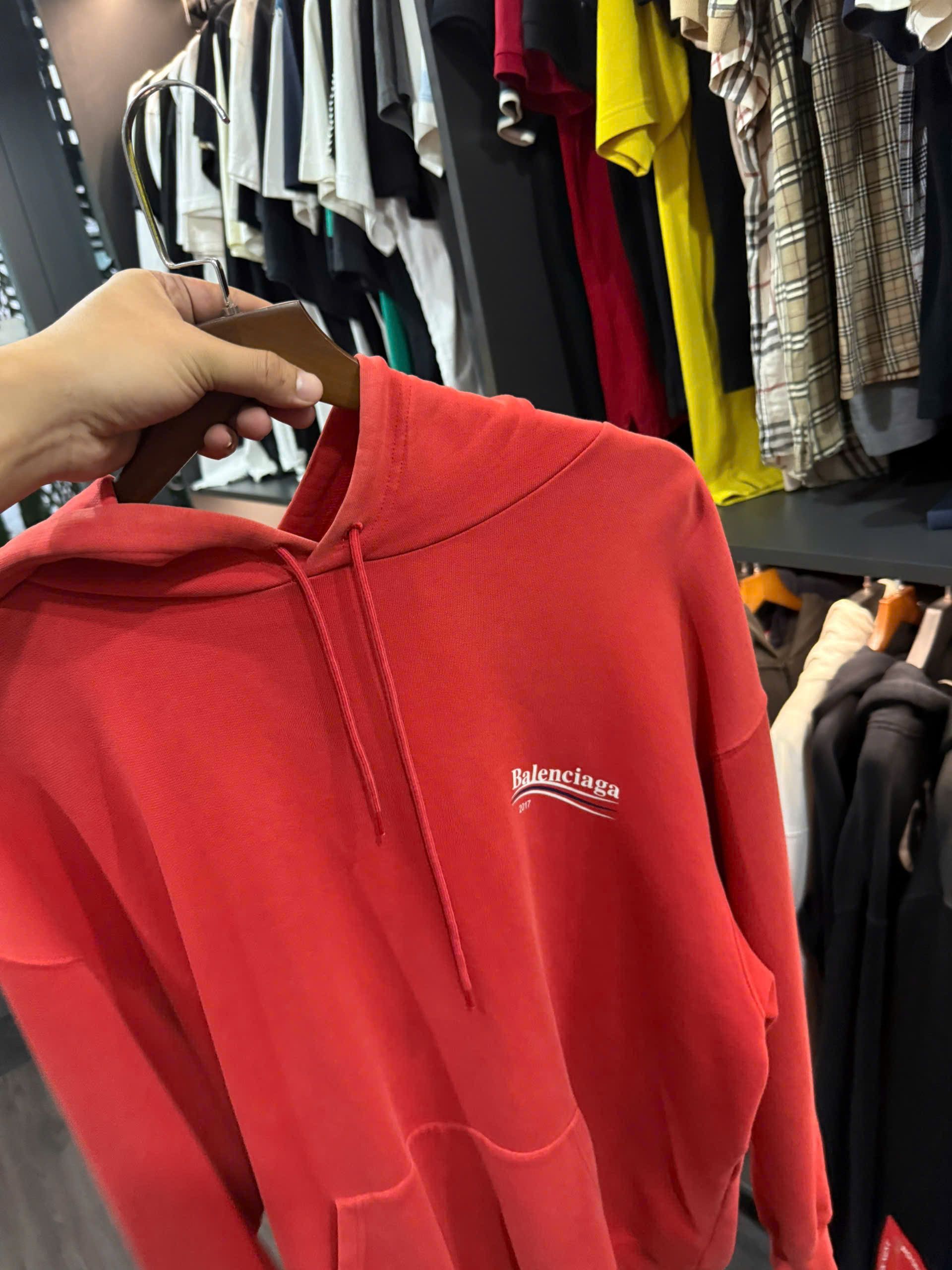 Balenciaga BALENCIAGA HOODIE Size US XL / EU 56 / 4 - 7 Thumbnail