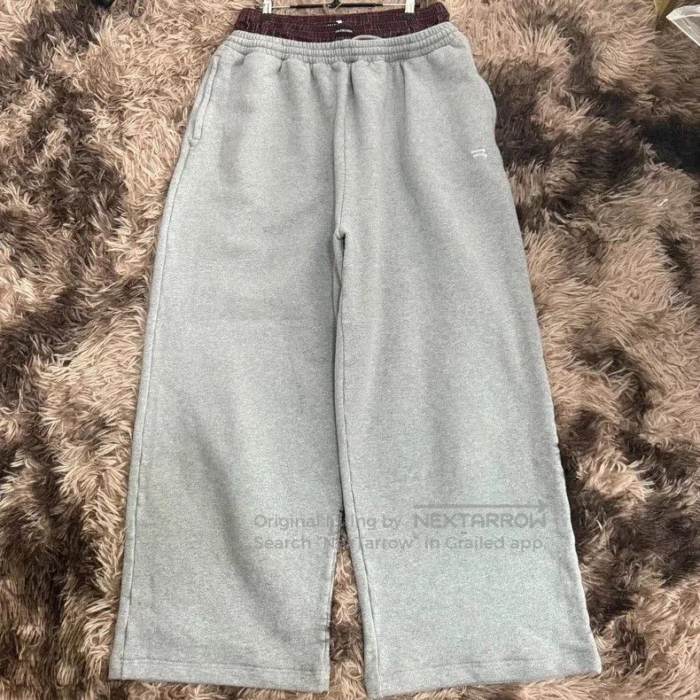 Balenciaga Balenciaga Grey Plaid Baggy Sweatpants. Size US 28 / EU 44 - 1 Thumbnail