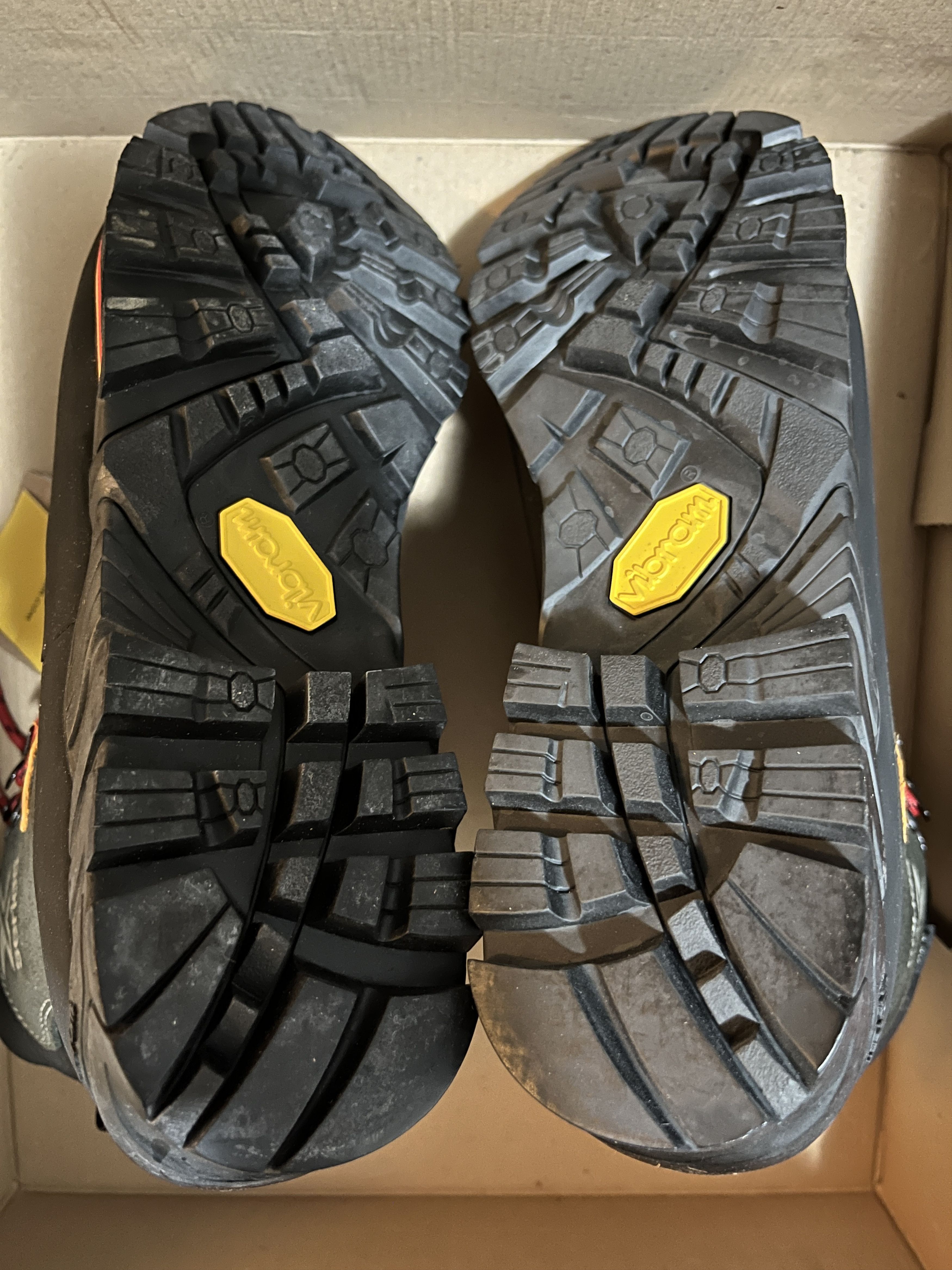 Kathmandu × Vibram XT Fitzgerald NGX Mountaineering Boots Made In Italy Size US 9 / EU 42 - 18 Thumbnail