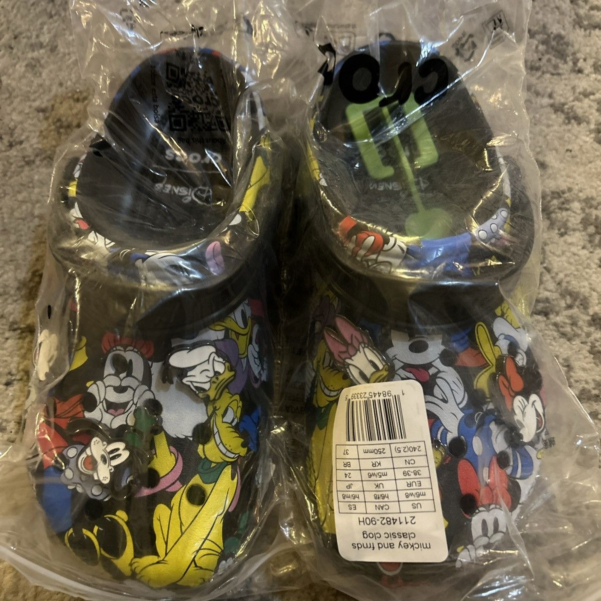 Crocs × Disney Crocs Disney Mickey and Friends Classic Clog Size US 8 / IT 38 - 4 Thumbnail
