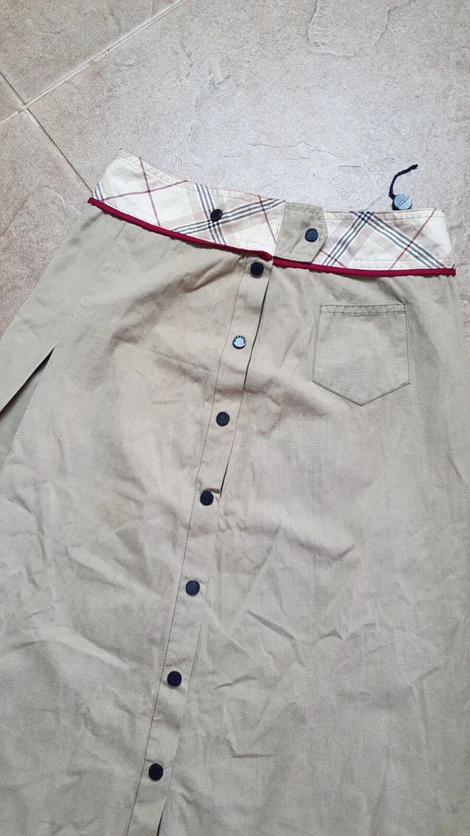 Burberry Vinage Rare girls women's skirts Burberry biege Midi Size 23" - 2 Thumbnail