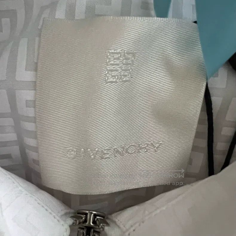 Givenchy Givenchy Four-Panel Printed Zipper Short Sleeve Shirt Size US M / EU 48-50 / 2 - 4 Thumbnail