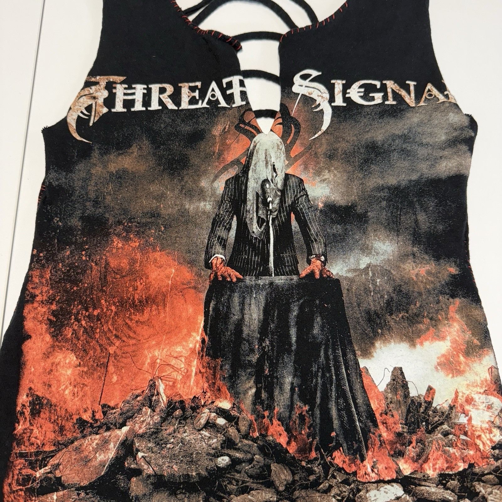 Band Tees Threat Signal Womens Reworked Top Custom Band Tee 2011 Size XS / US 0-2 / IT 36-38 - 3 Thumbnail