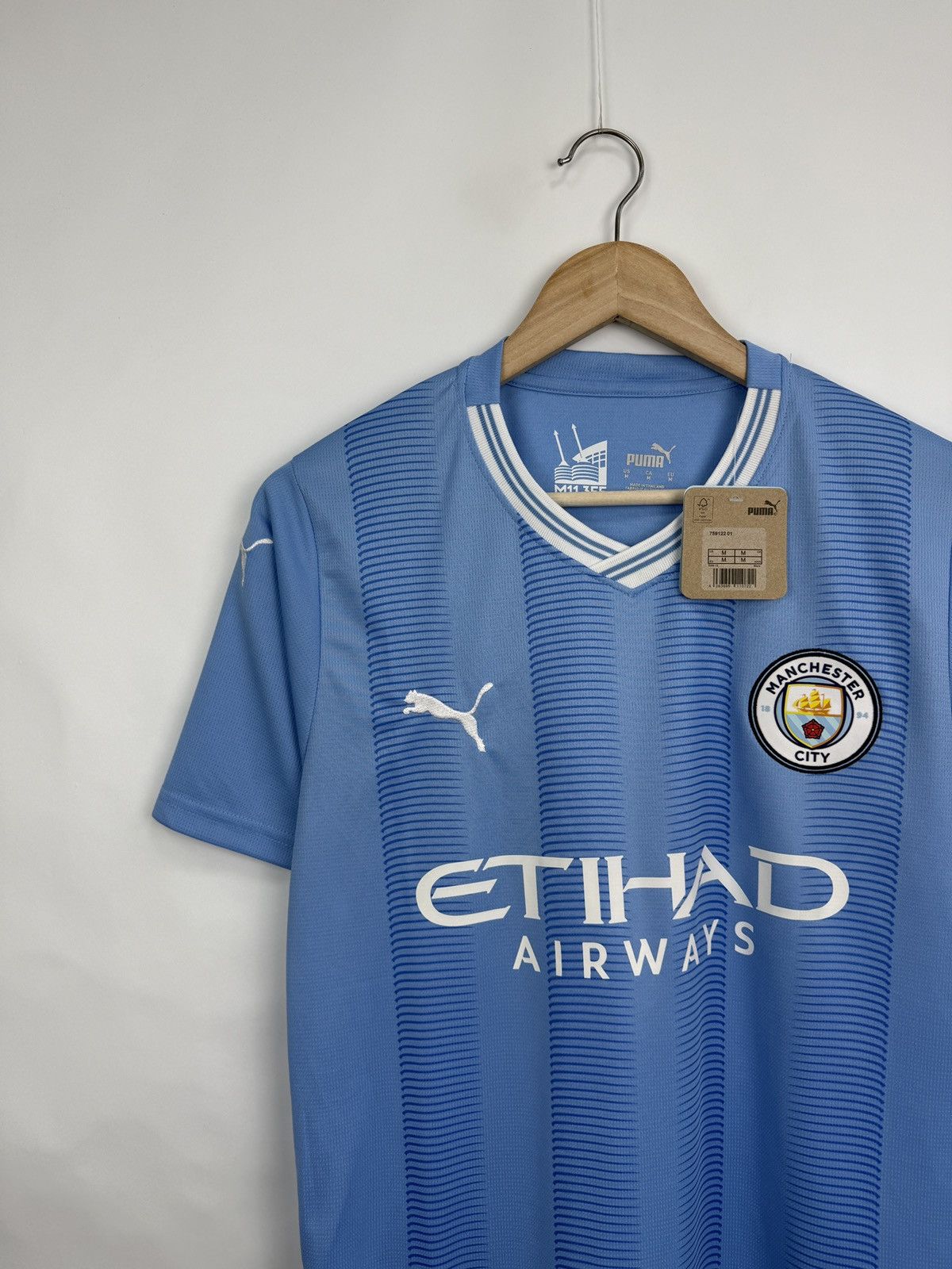 Puma 🏴󠁧󠁢󠁥󠁮󠁧󠁿 23/24 Manchester City Puma Soccer Jersey Rare Y2K Holland Size US M / EU 48-50 / 2 - 2 Thumbnail