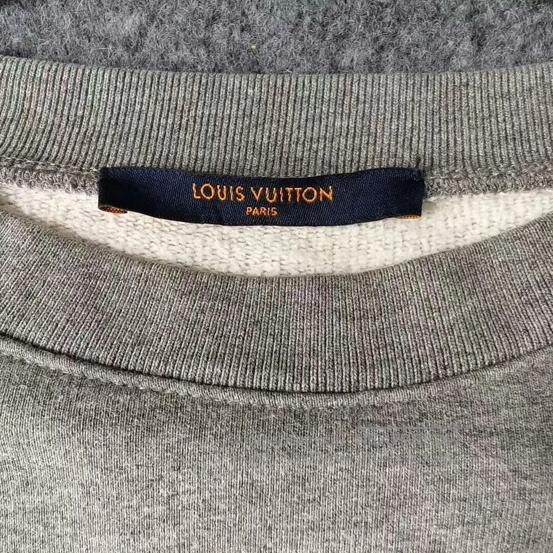 Louis Vuitton louis vuitton nigo collaboration heart sweater. Size US XXL / EU 58 / 5 - 3 Thumbnail