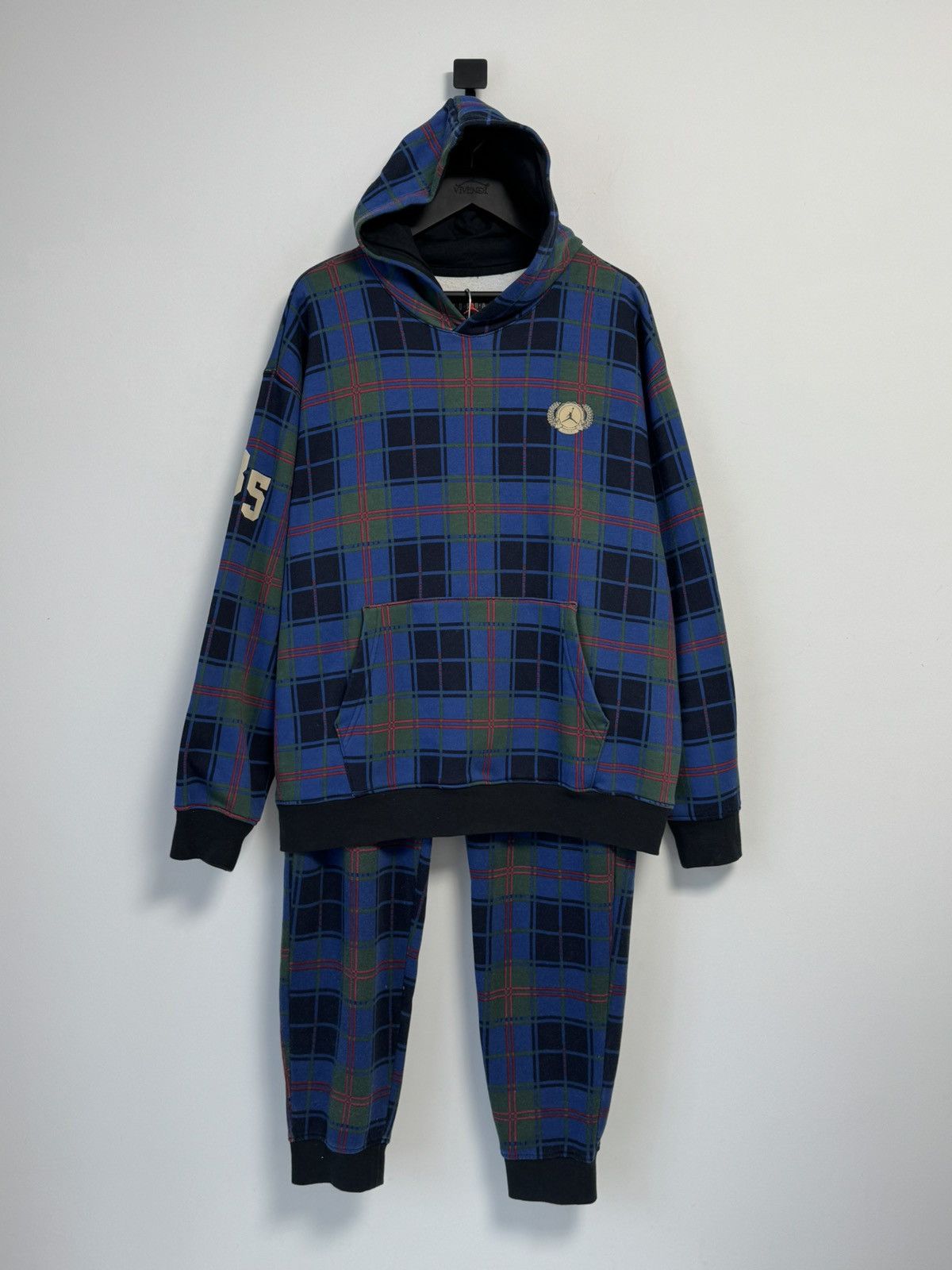 Jordan Brand Jordan Essential Holiday Hoodie+Pants Set Y2K style Size US XL / EU 56 / 4 - 1 Thumbnail