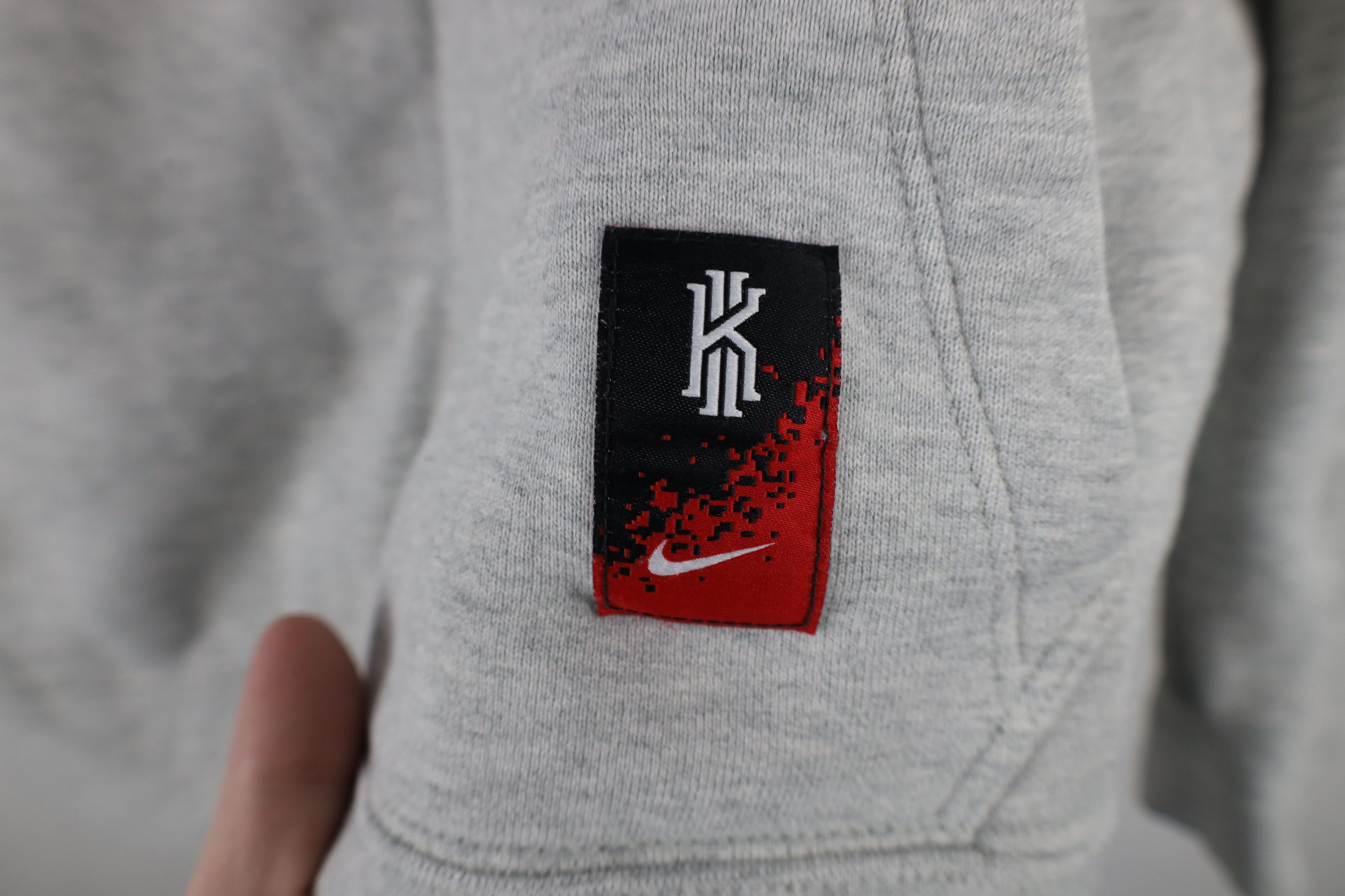 Nike × Vintage Nike Kyrie Irving Heavyweight Hoodie Sweatshirt Heather Gray Size L / US 10 / IT 46 - 5 Thumbnail