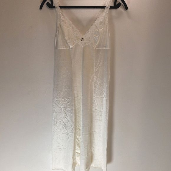 Vintage Reitmans Vintage 70s Rosebud Slip Dress Whipped Cream - 36 Size ONE SIZE - 1 Thumbnail