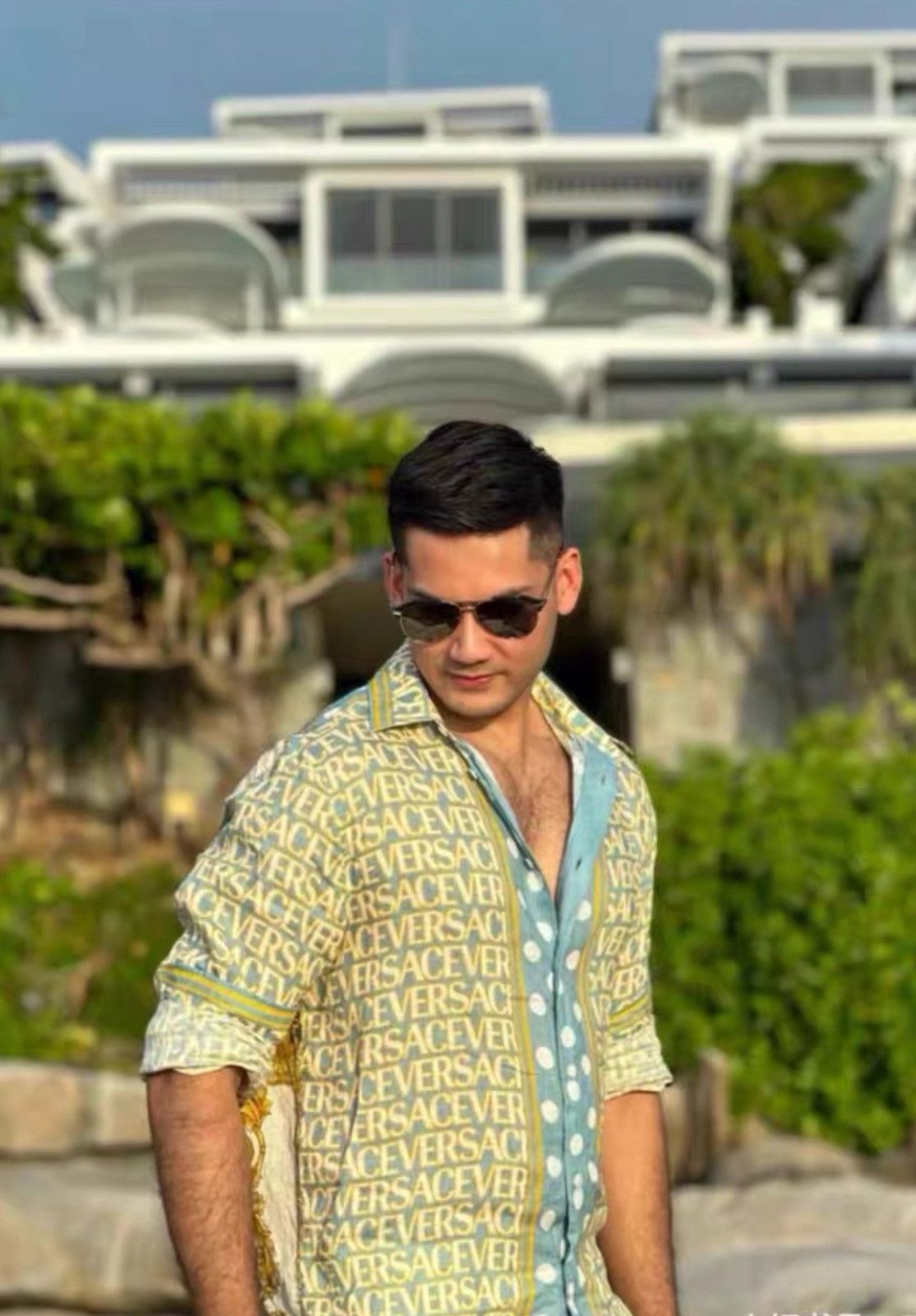 Versace polka dot Versace logo all over Baroque print.linen shirt Size US S / EU 44-46 / 1 - 1 Thumbnail